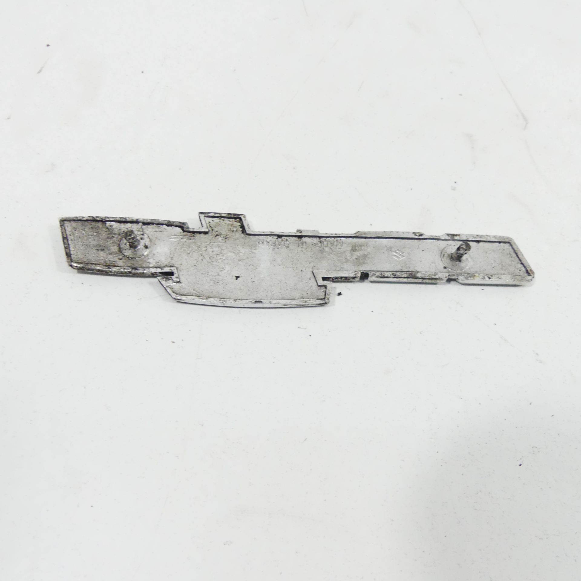 Suzuki GT 750 EZ:79 Seitendeckelemblem Seitendeckel Emblem 35494