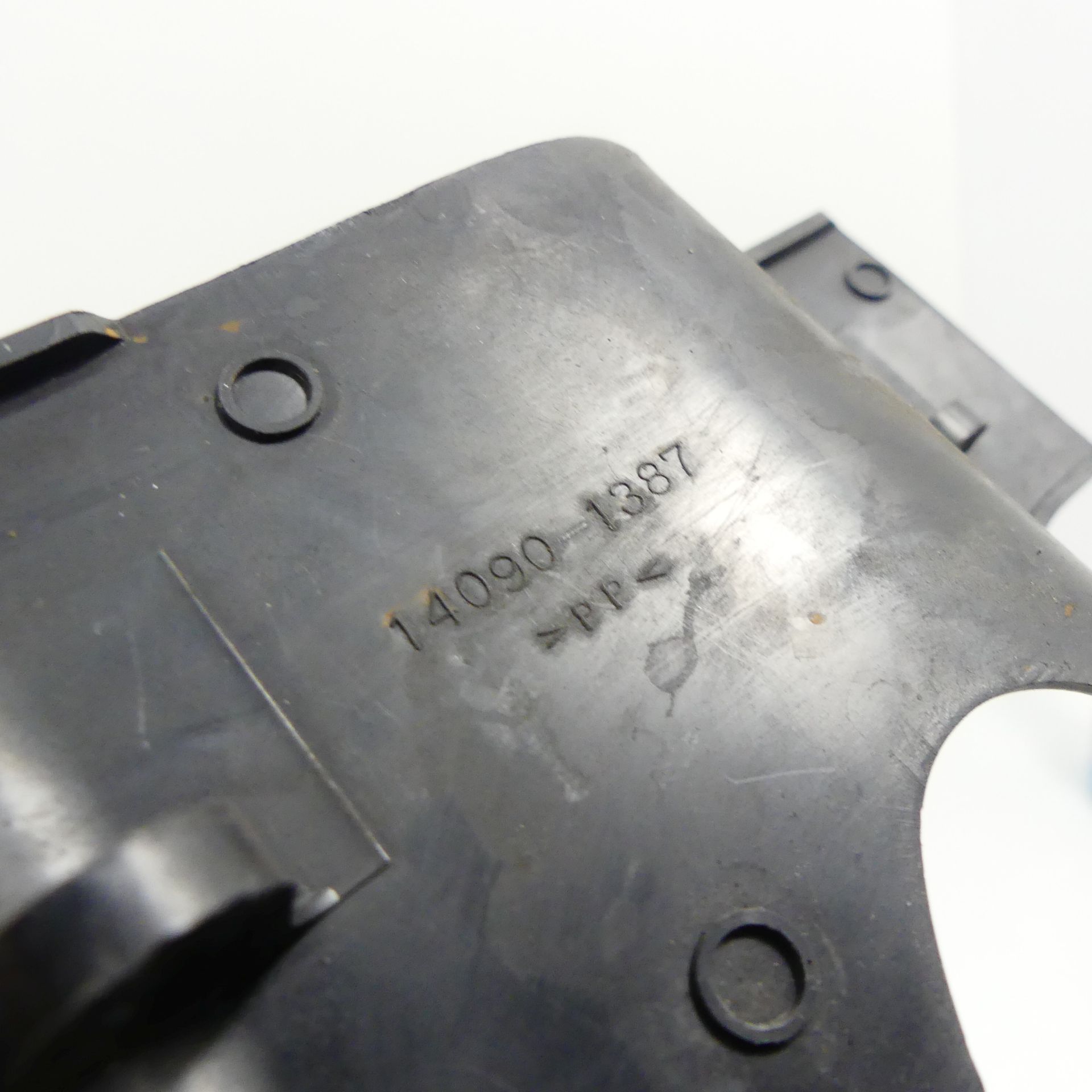 Kawasaki ZX-9 R Kühlwasserbehälter 14090-1387 Abdeckung Deckel