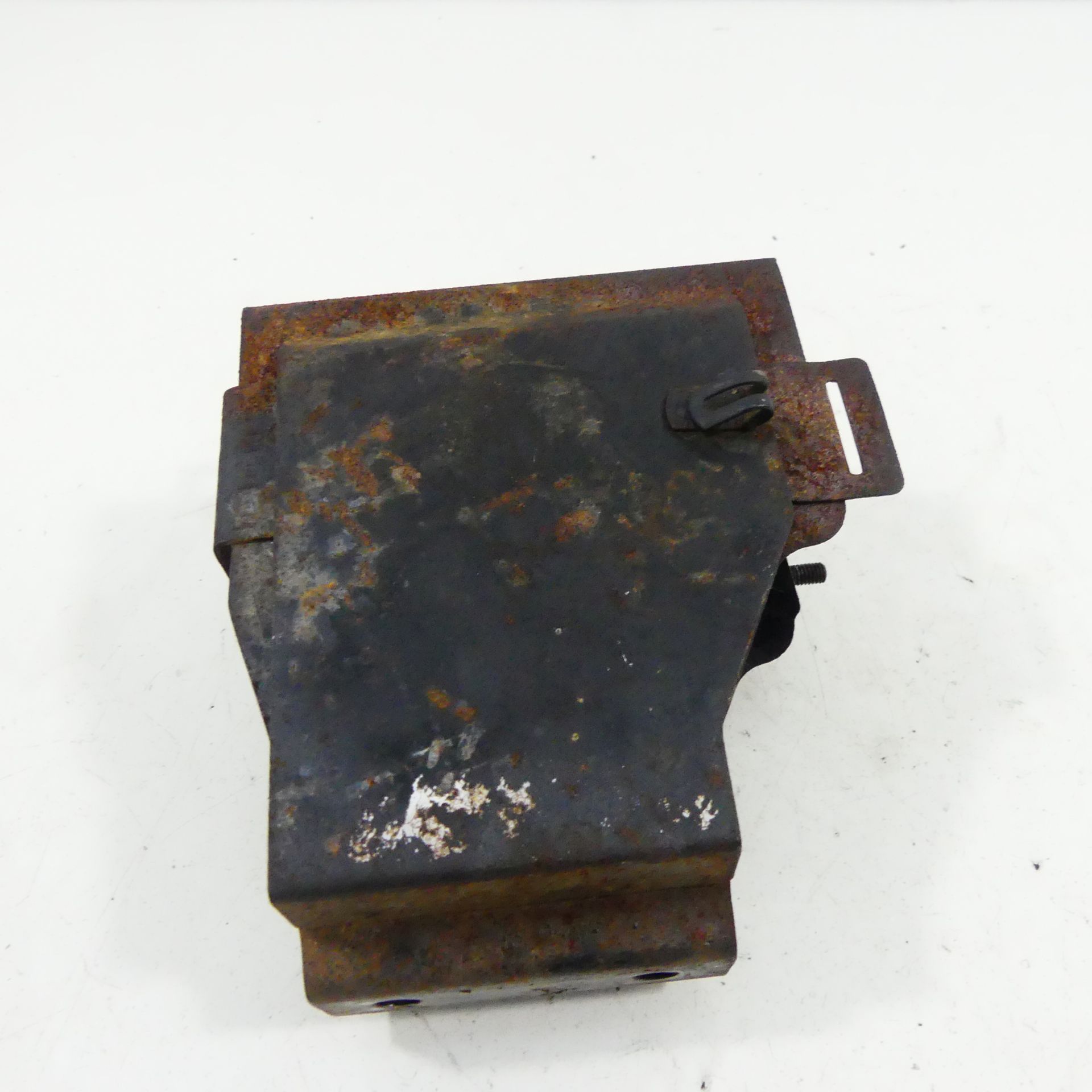 Suzuki GT 250 Battery Box Battery Cover 40968 | eBay UK