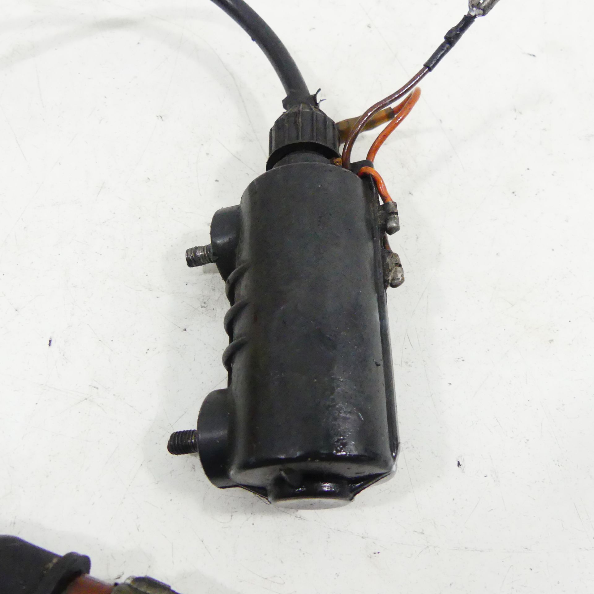Yamaha XS 650 SE Ez: 80 Ignition Coil With Leads Spark Plug