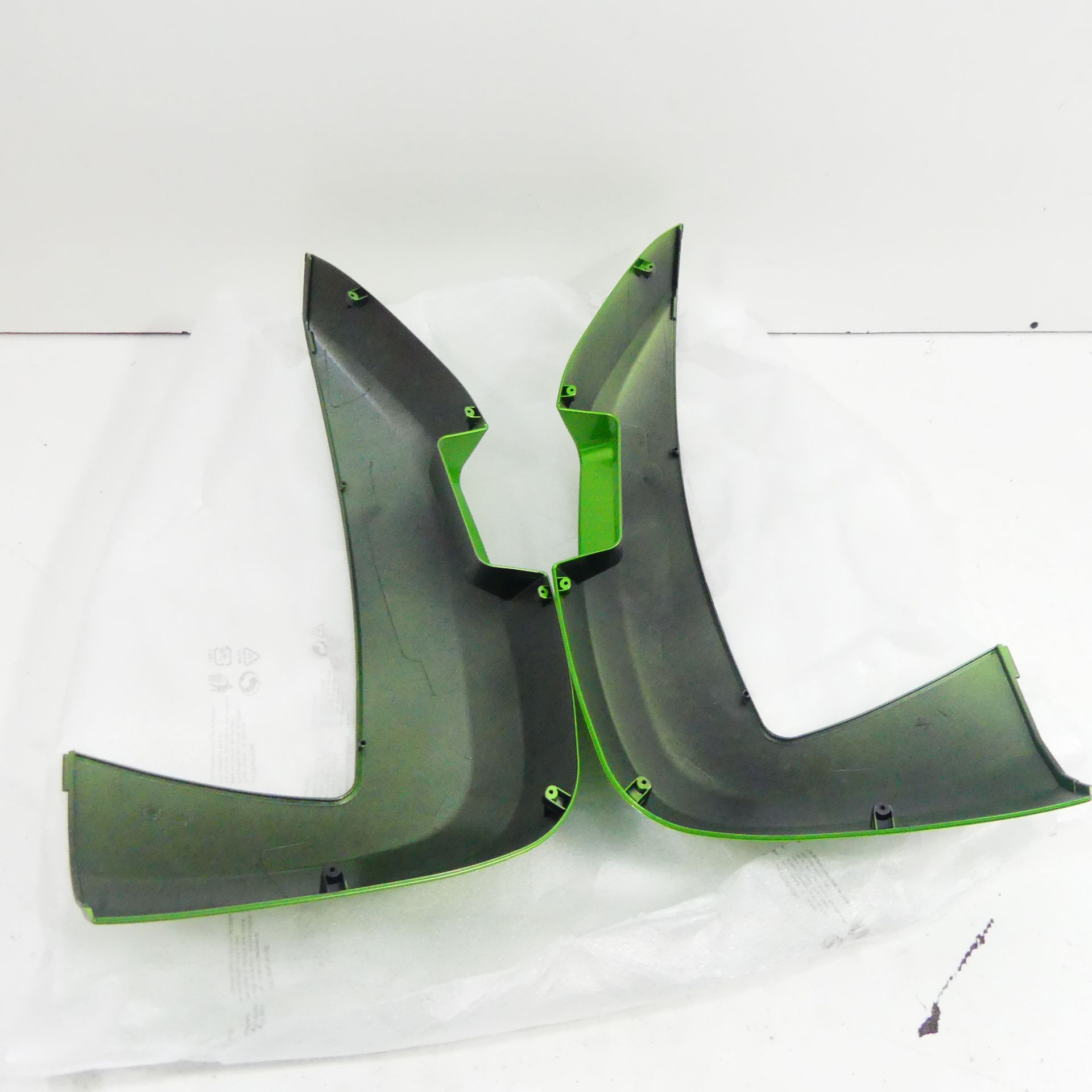 Kawasaki ER-6 Ez : 14 Luggage Compartment Lid New Covers Lid