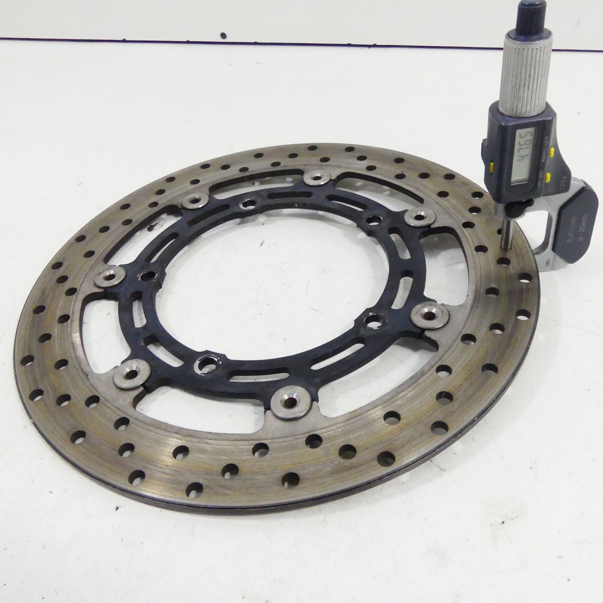 Yamaha FZ6 RJ07 EZ:05 Bremsscheibe vorne 4,7 mm Bremse Vorderrad