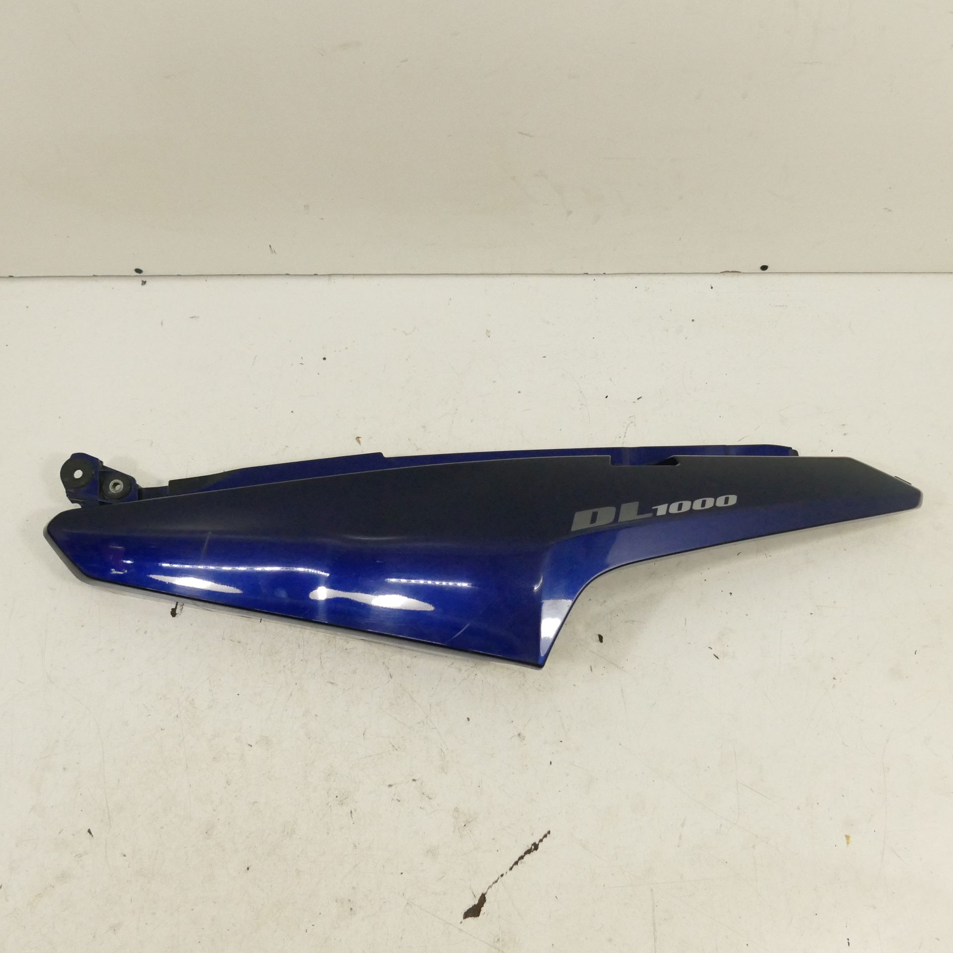 Suzuki Dl 1000 - Ez:02 Left Side Panel Side Cover 45917 | eBay UK