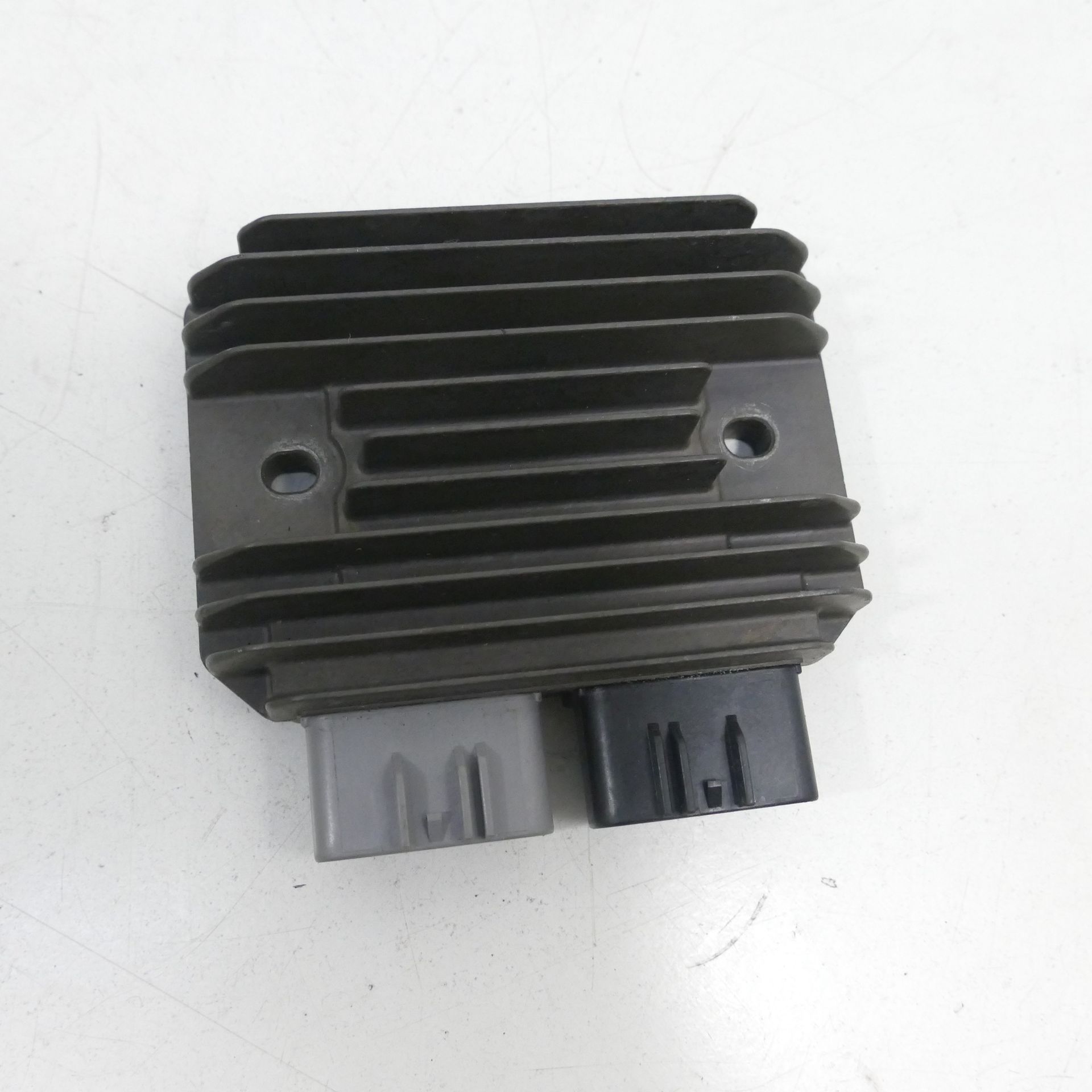 Kawasaki ZX-10R Ez :0 9 Regulador Controlador de Carga Voltaje