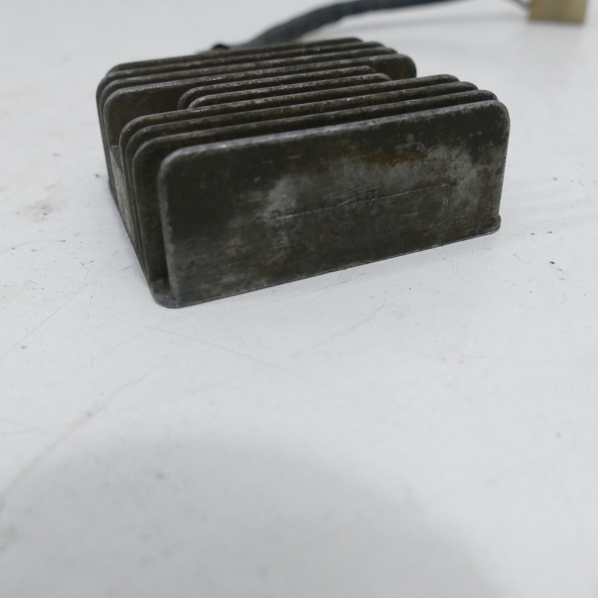 Honda CB 400 F Ez: 98 Control Voltage Regulator 3G1-500.B5 Charge