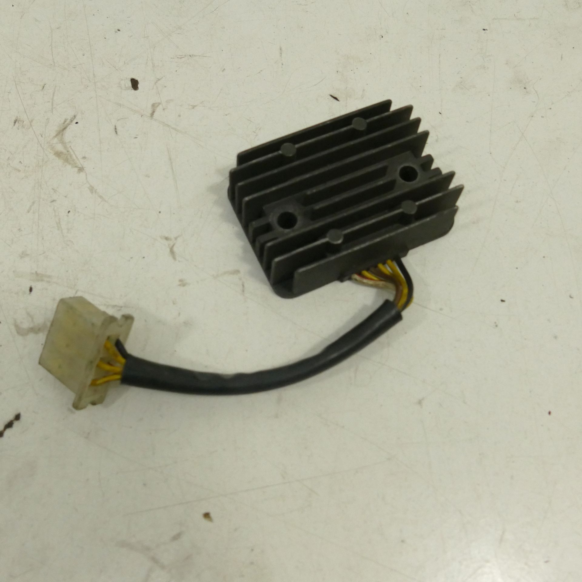 Kawasaki EN 500A Ez : 96 Regulador de Voltaje SH530-12 Carga 46740