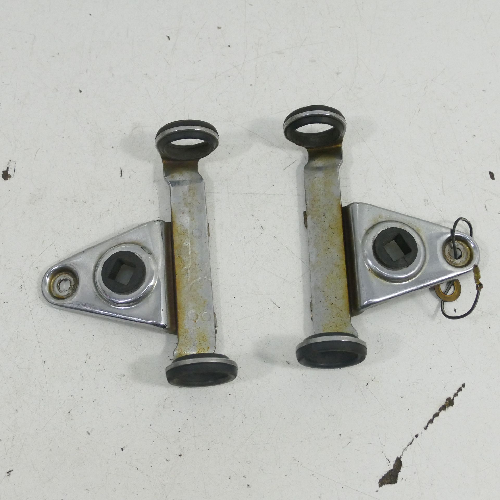 Suzuki GN 125 NF41A Lamp Holder Headlight Bracket 46970 | eBay