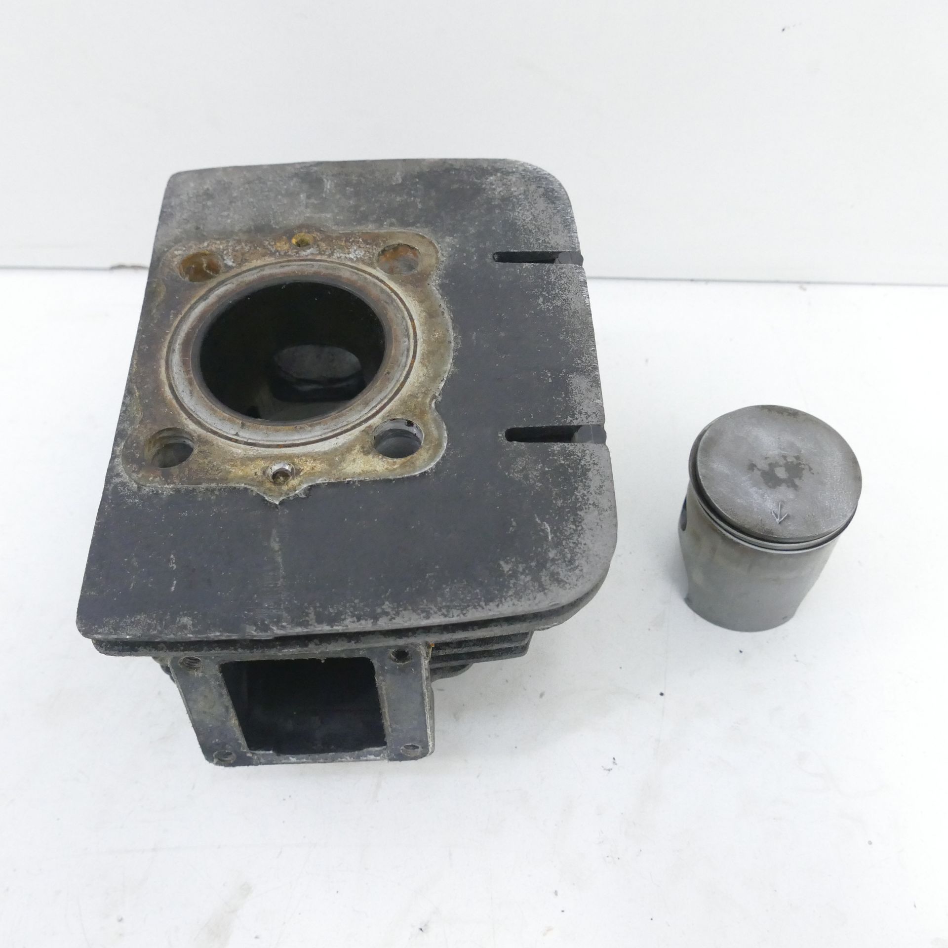 Yamaha Rd 250 1A2 Piston & Cylinder Right Piston Set Engine