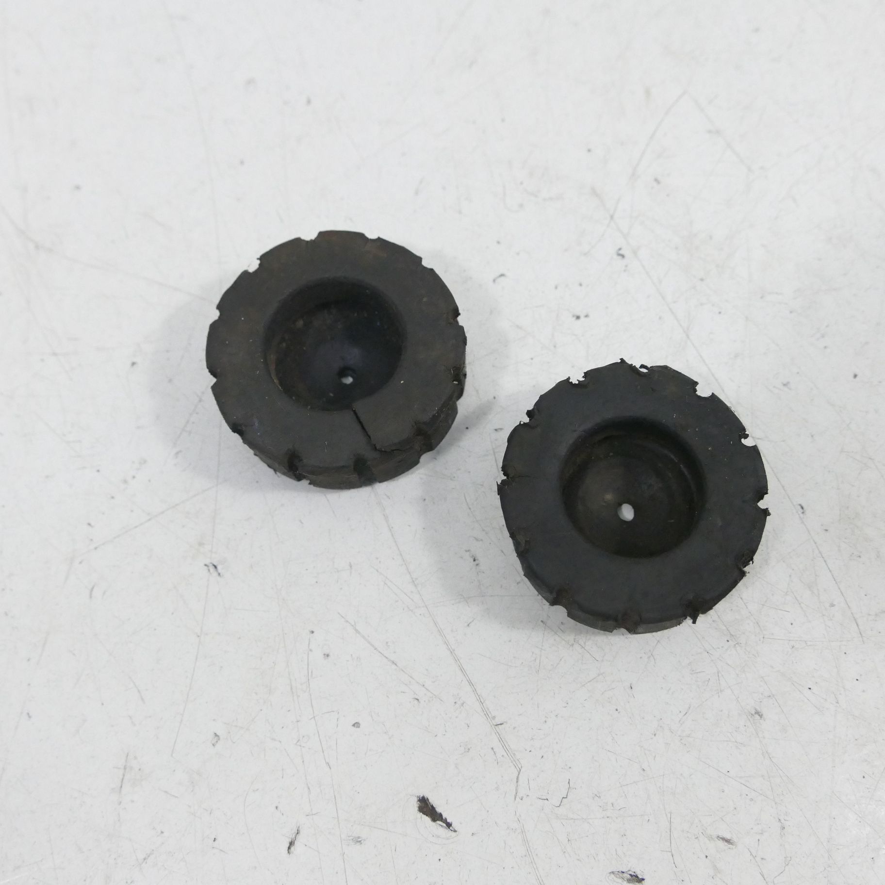 me.＊ Yamaha Rd 250 1A2 Ez:79 Tank Rubbers Fuel Tank Mounting 47134