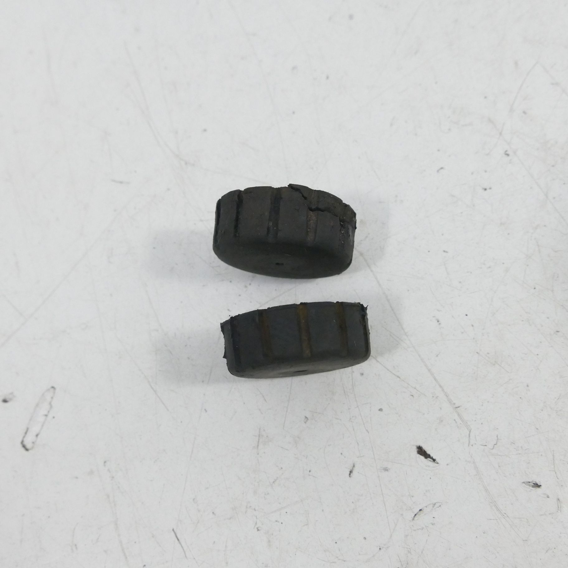 me.＊ Yamaha Rd 250 1A2 Ez:79 Tank Rubbers Fuel Tank Mounting 47134