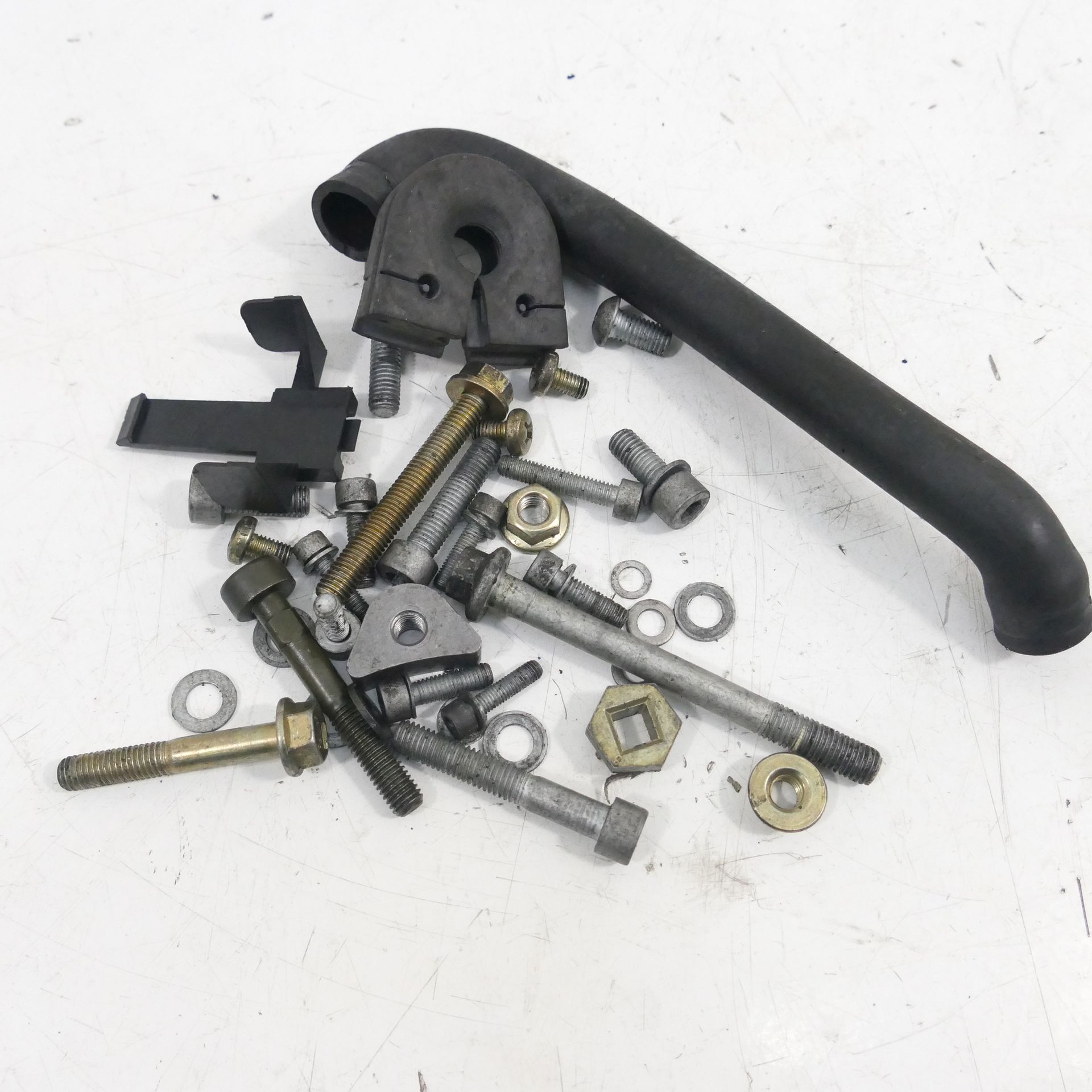 Bmw R 1100 Rs Screws & Small Parts Engine 50716 | eBay UK
