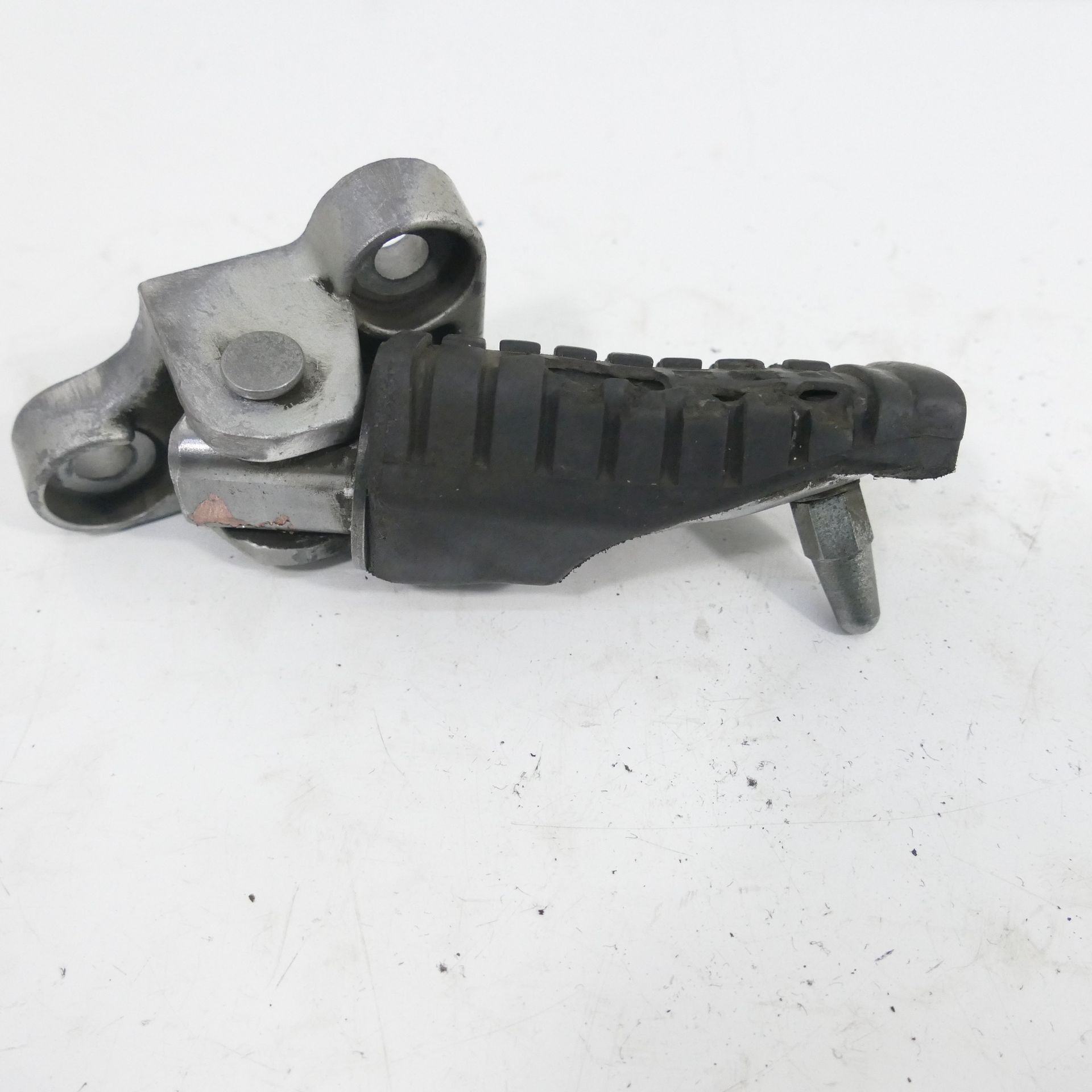 Kawasaki GPZ 500 S A-Model EZ:92 Front Left Footrest 34003-1393