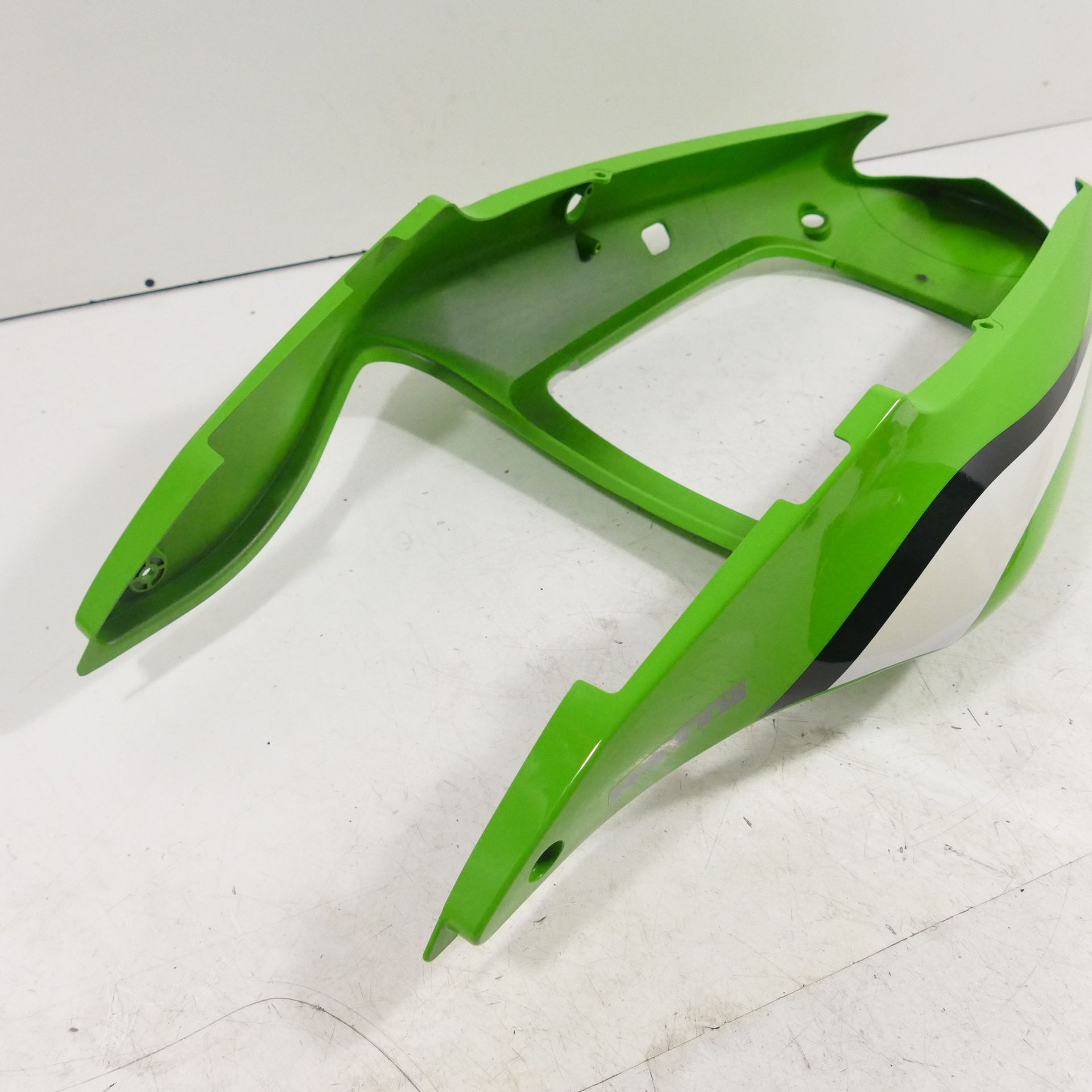 Kawasaki ZX-6R 600 J Rear Fairing 36001-1601 Rear Fender Splash