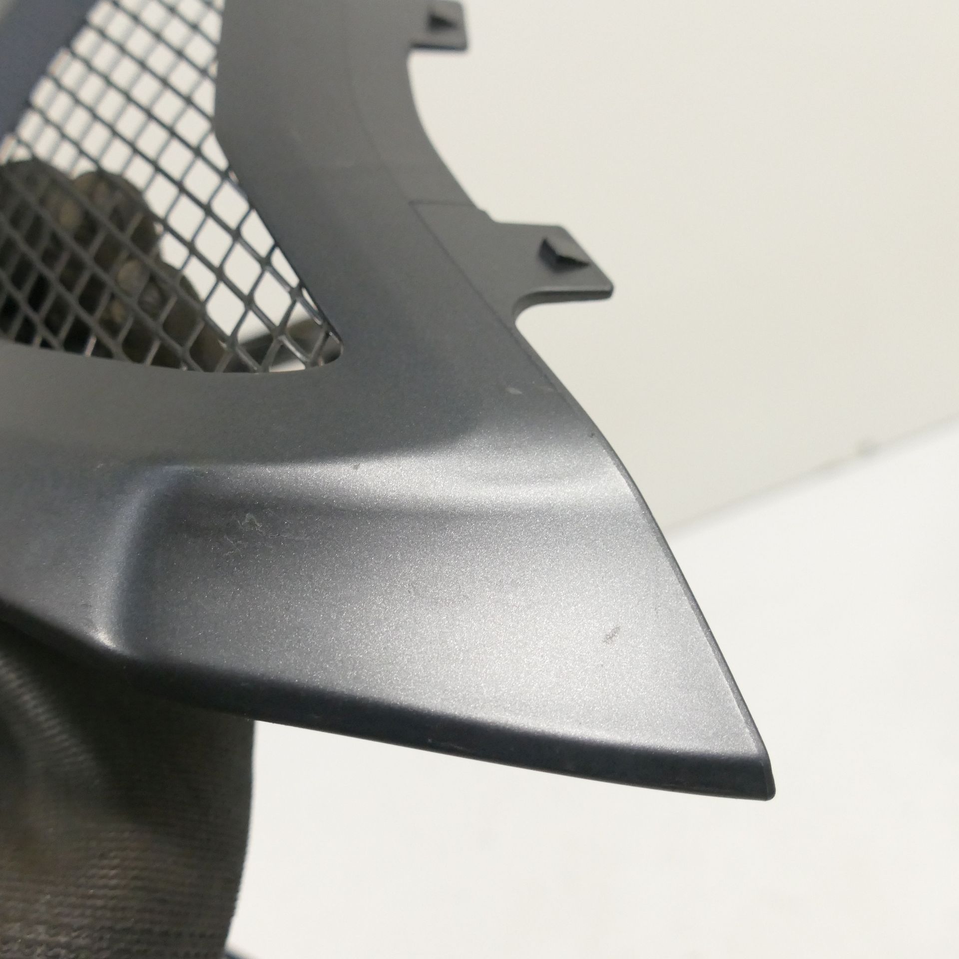 Suzuki GSX 1300 B Auspuffblende 93381-23H0 Blende Abdeckung