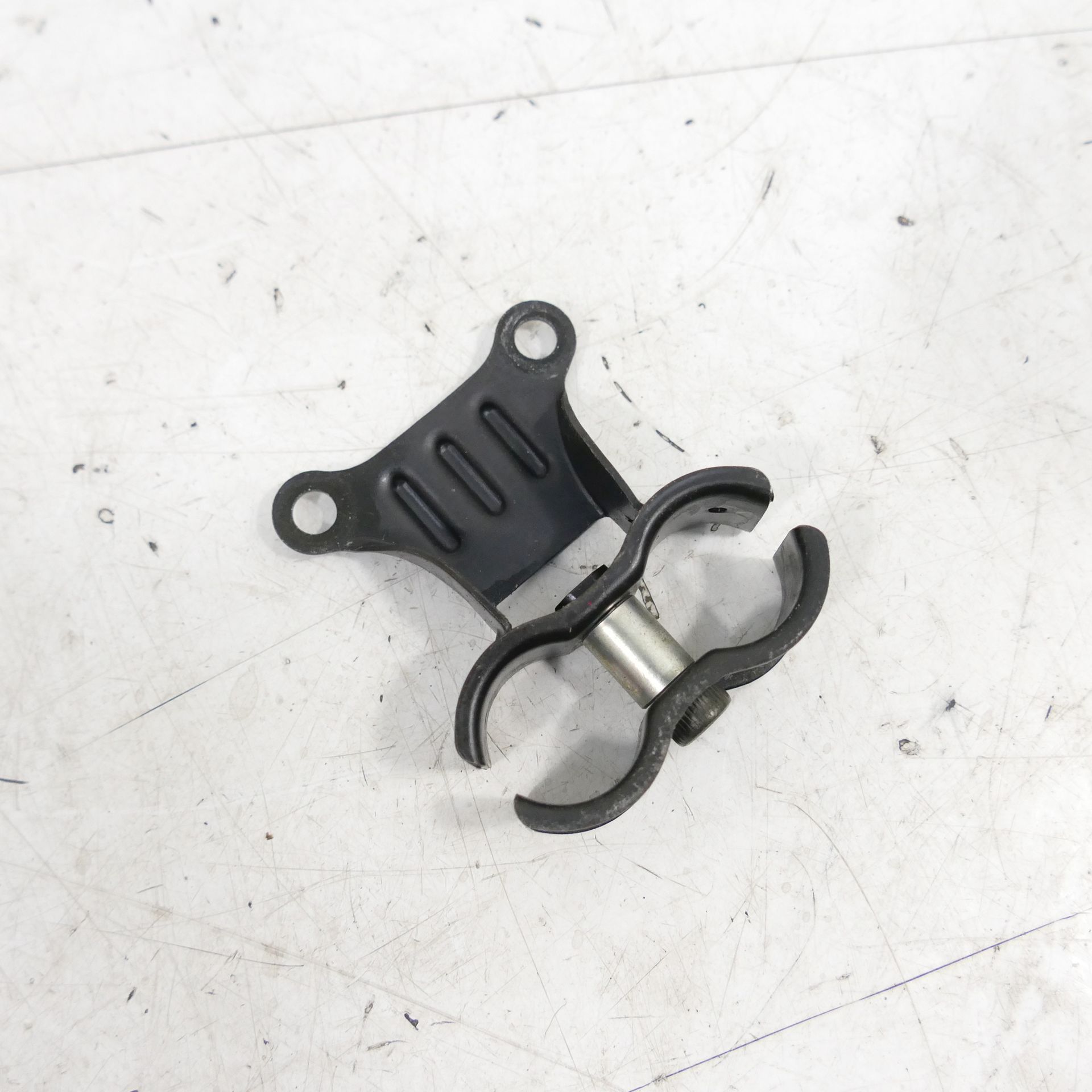 オーダー Yamaha XJ 600 S Oil Lock Holder Oil Riser Motor 54950 | eBay Australia