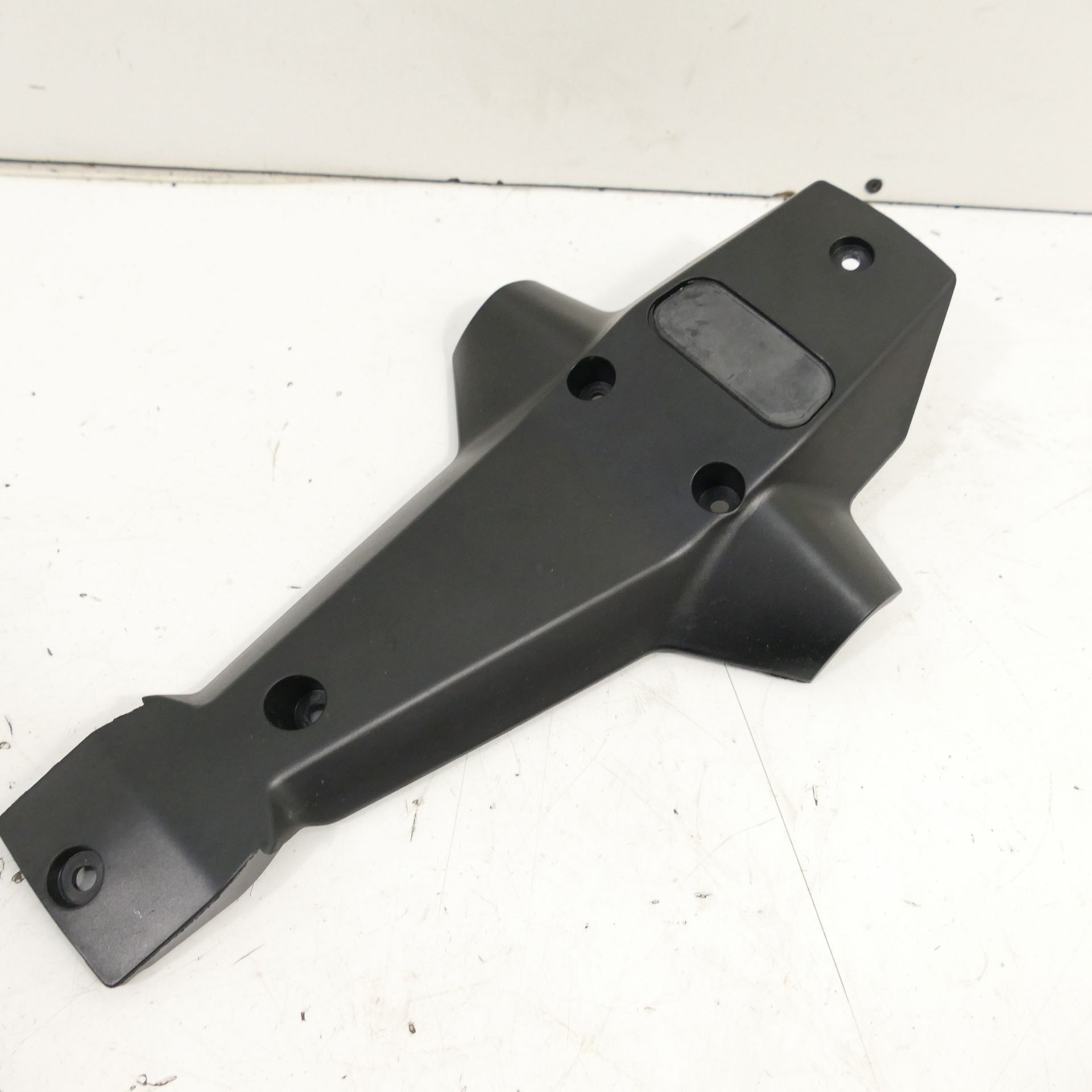 Prix専用 Ducati Monster 797 EZ:19 License Plate Holder 87211251A Cover Trim