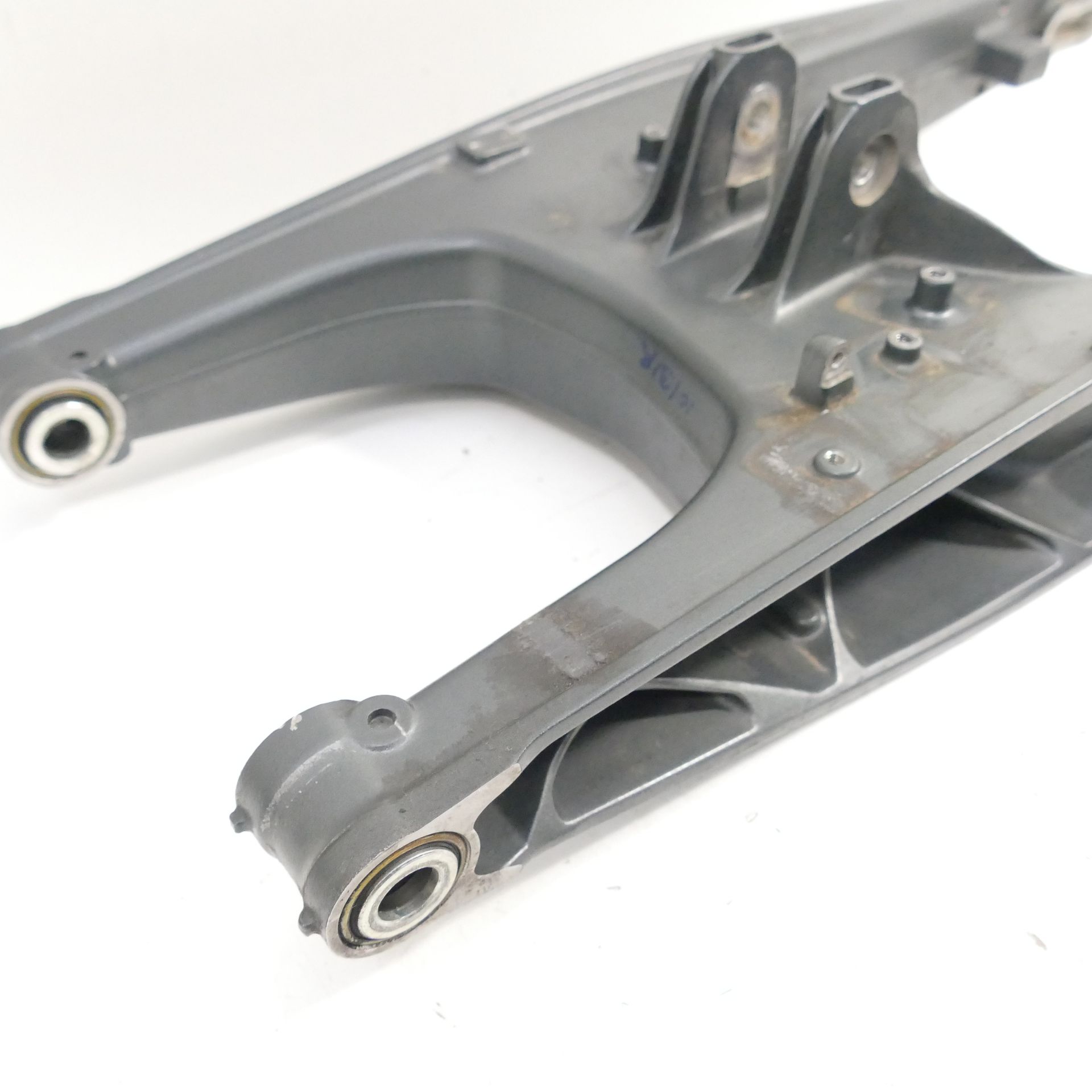 KTM Duke 390 Ez : 21 Swing Arm 90104030200 Axle Distances Chain