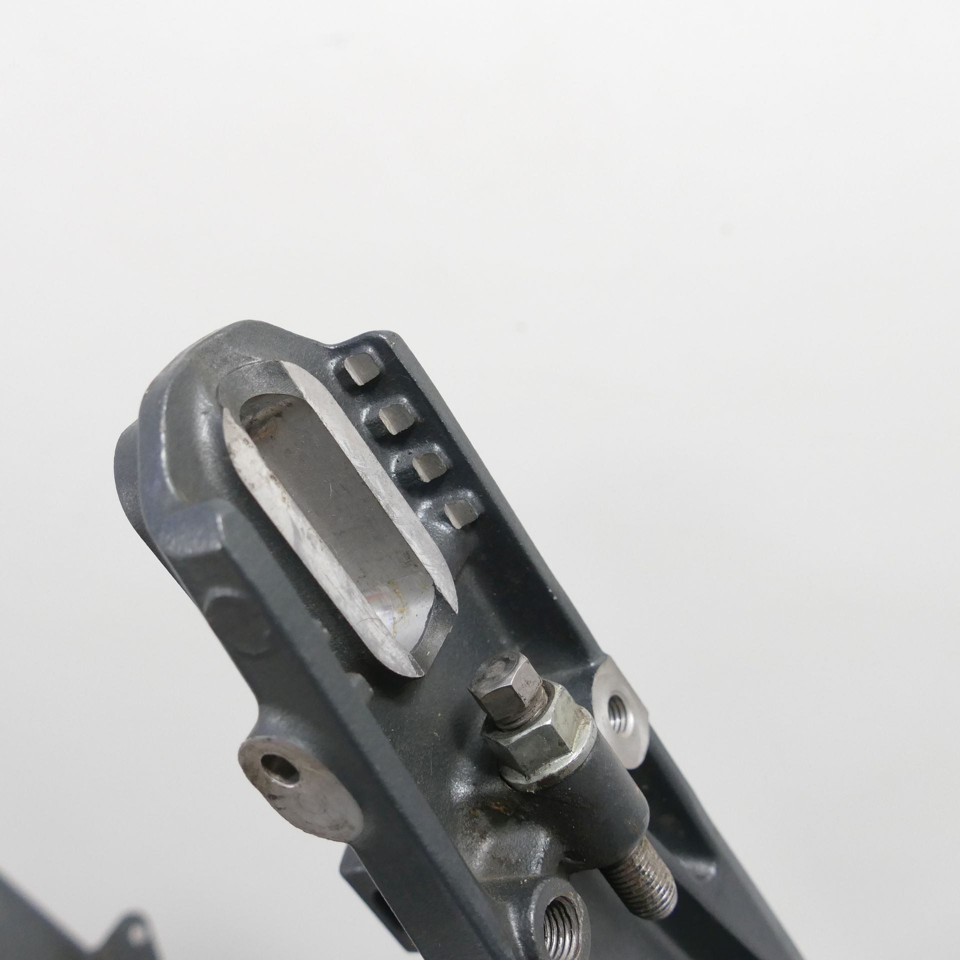 KTM Duke 390 Ez : 21 Swing Arm 90104030200 Axle Distances Chain