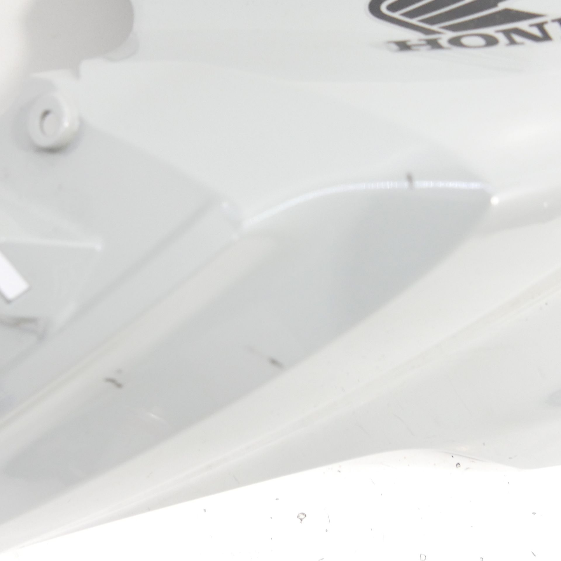 Honda CBR 125 EZ:19 Fuel Tank Cover 64441K98E000 Fairing Tank