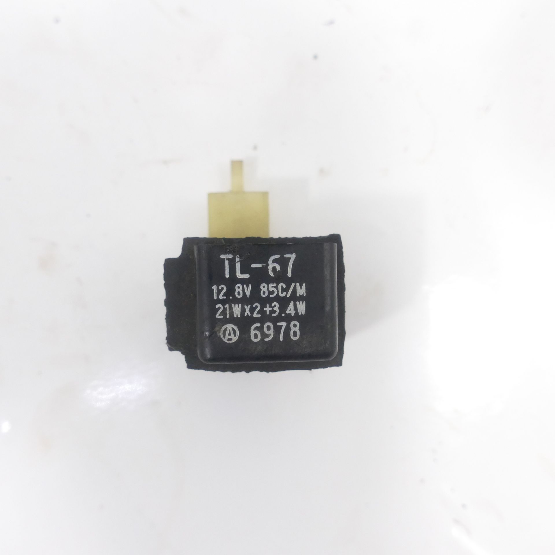 リ Suzuki GSF 600 S EZ:97 Turn Signal Relay TL-67 Turn Signal Relay
