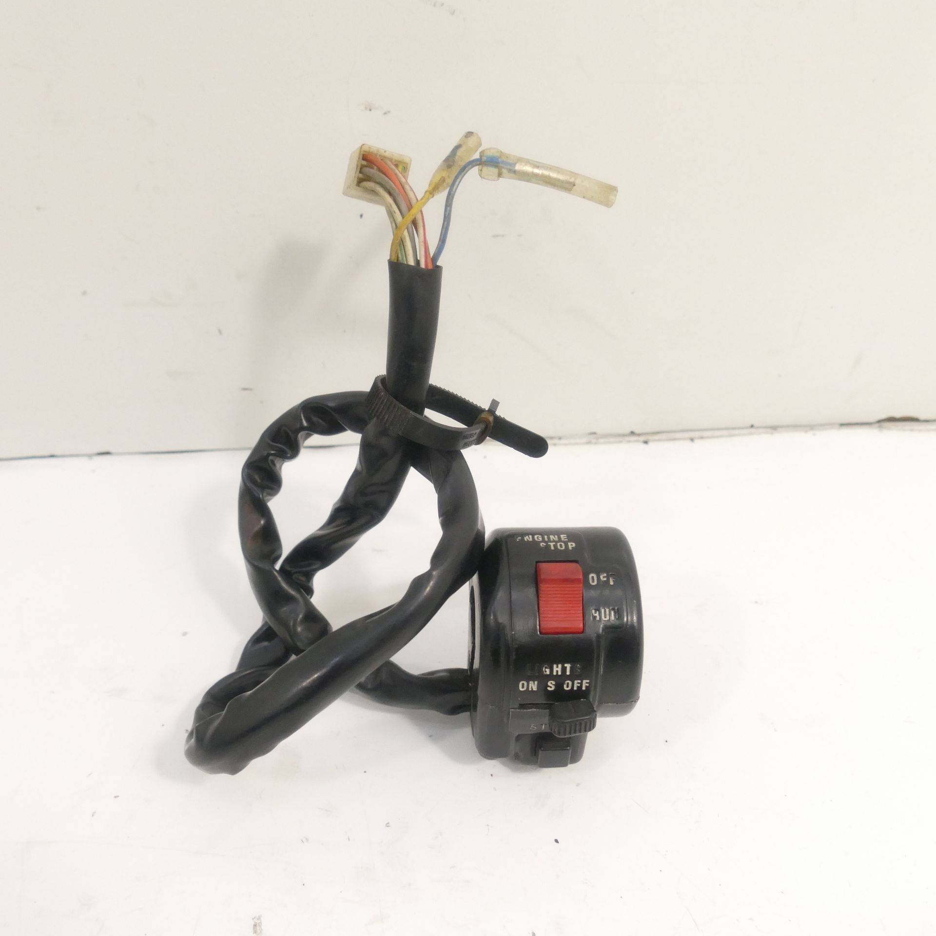 ୨୧ Suzuki GSX 250 Lenkerschalter rechts Starter Kiltschalter 58649 | eBay