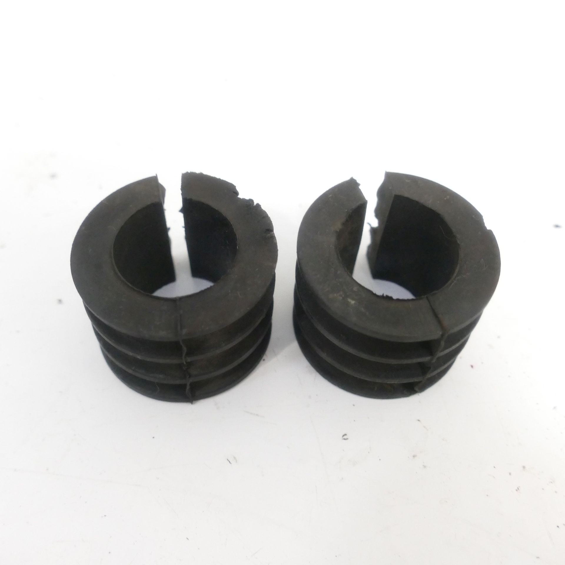 Yamaha RD 350 3L0 Tank Rubber Fuel Tank Mounting 58735 | eBay UK