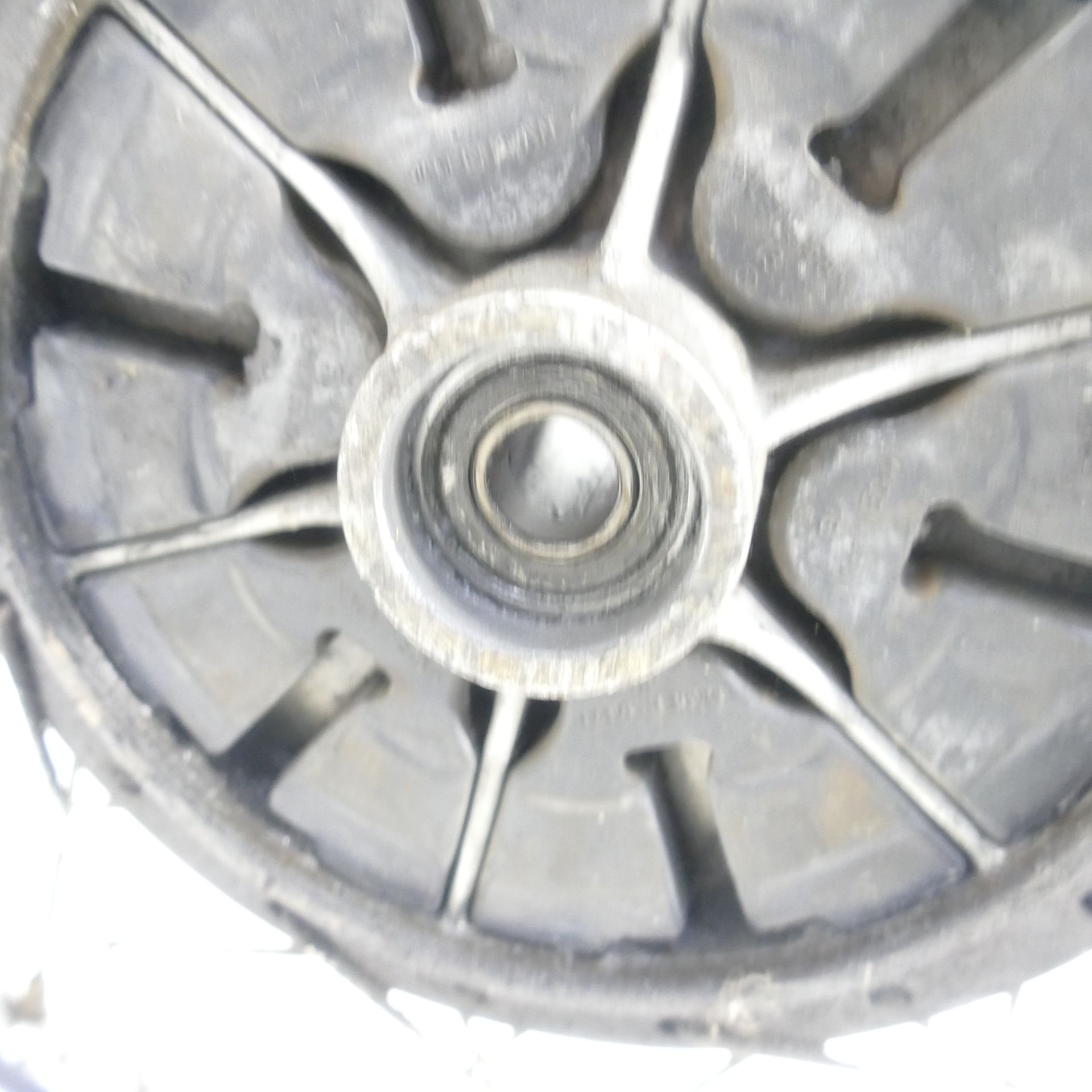 Suzuki T 500 Rear Wheel Rim 18x2, 15 Inch Chain Mount Sprocket