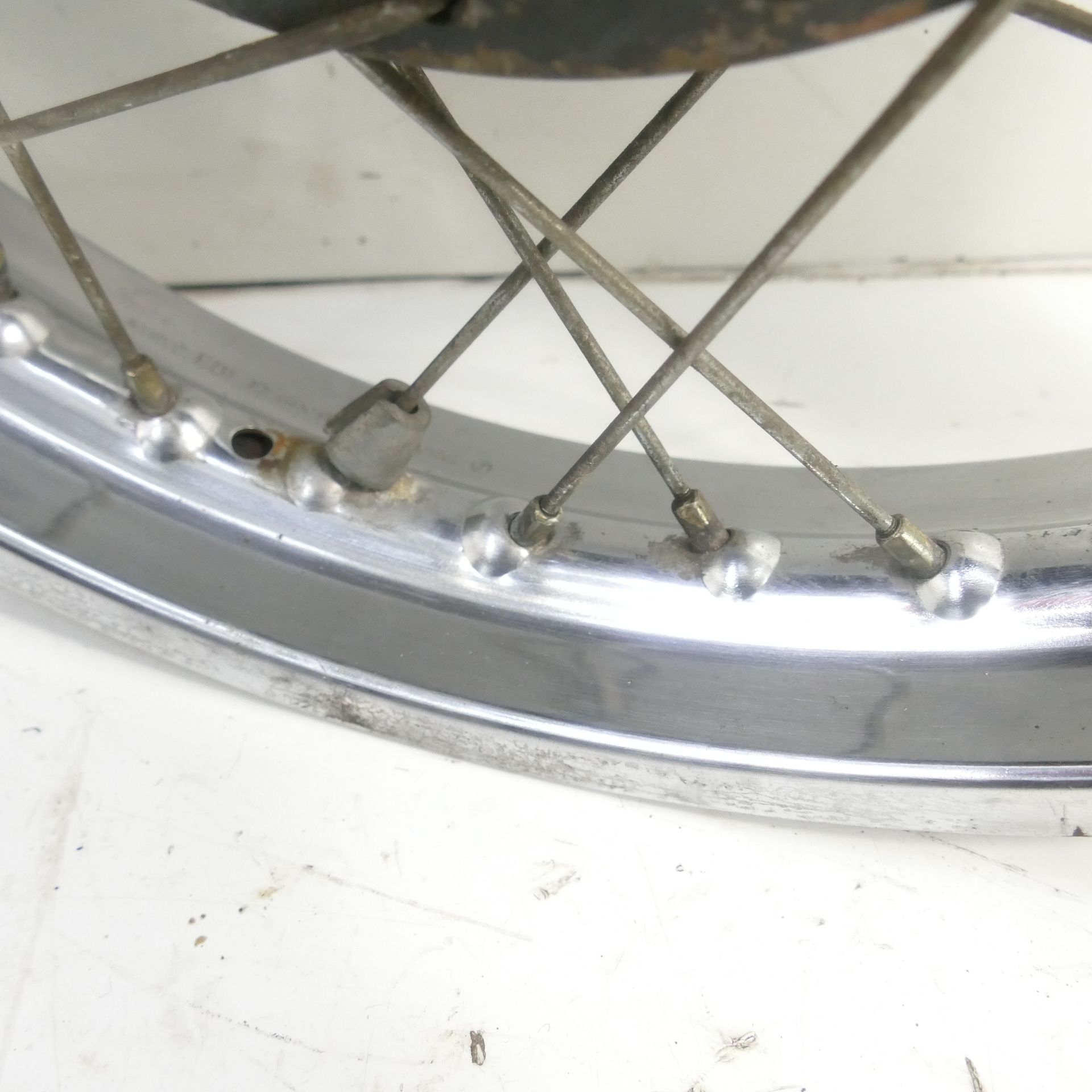 Suzuki T 500 Rear Wheel Rim 18x2.15 Chain Sprocket Carrier 59002
