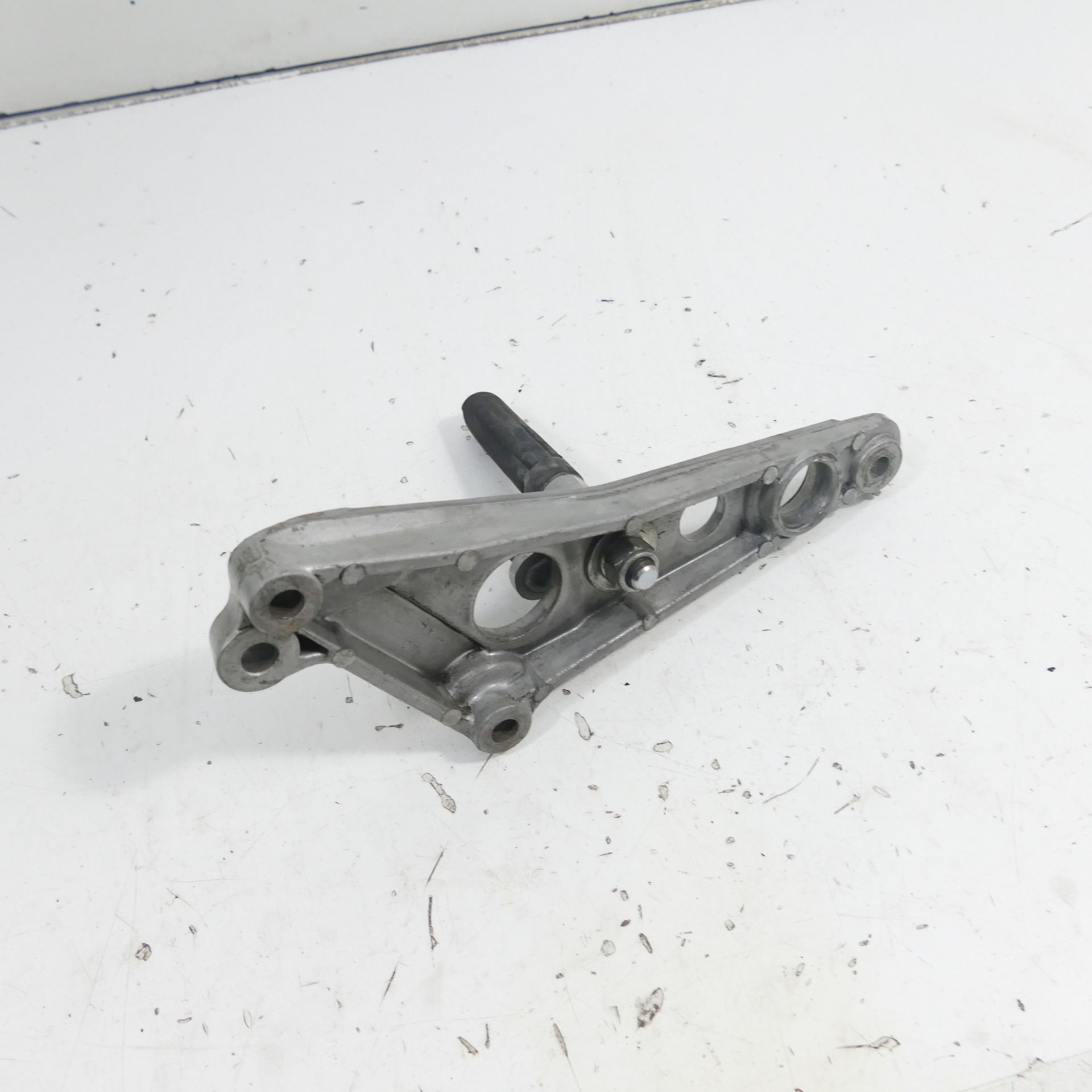Yamaha Rd 350 LC 4LO Ez : 83 Footrest Holder Left Foot Peg Holder