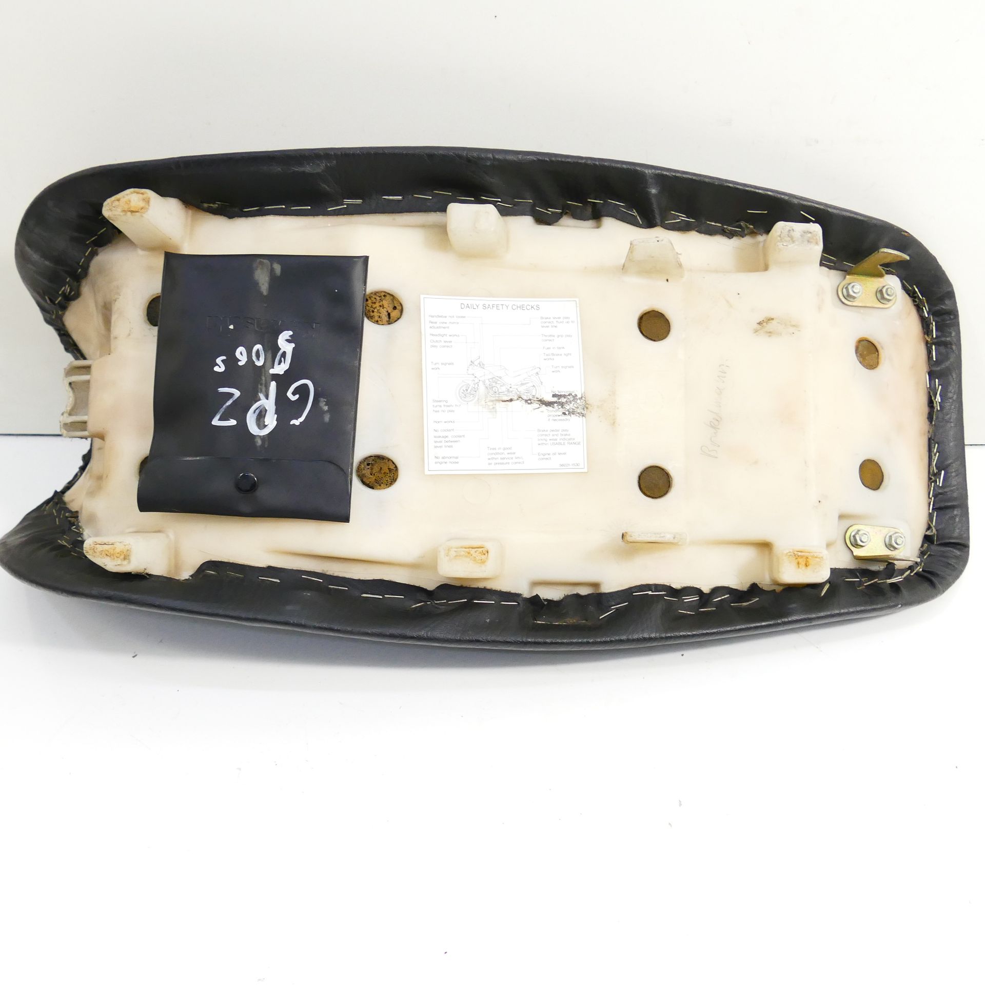 Kawasaki GPZ 500 S EZ:88 Seat Driver's Seat 63202 | eBay UK