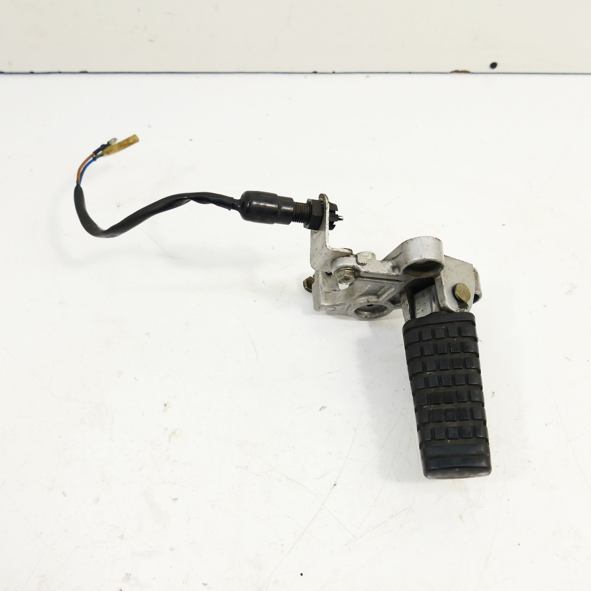 Kawasaki GPZ 500 S Fußraste vorne rechts Bremshebel Bremspedal