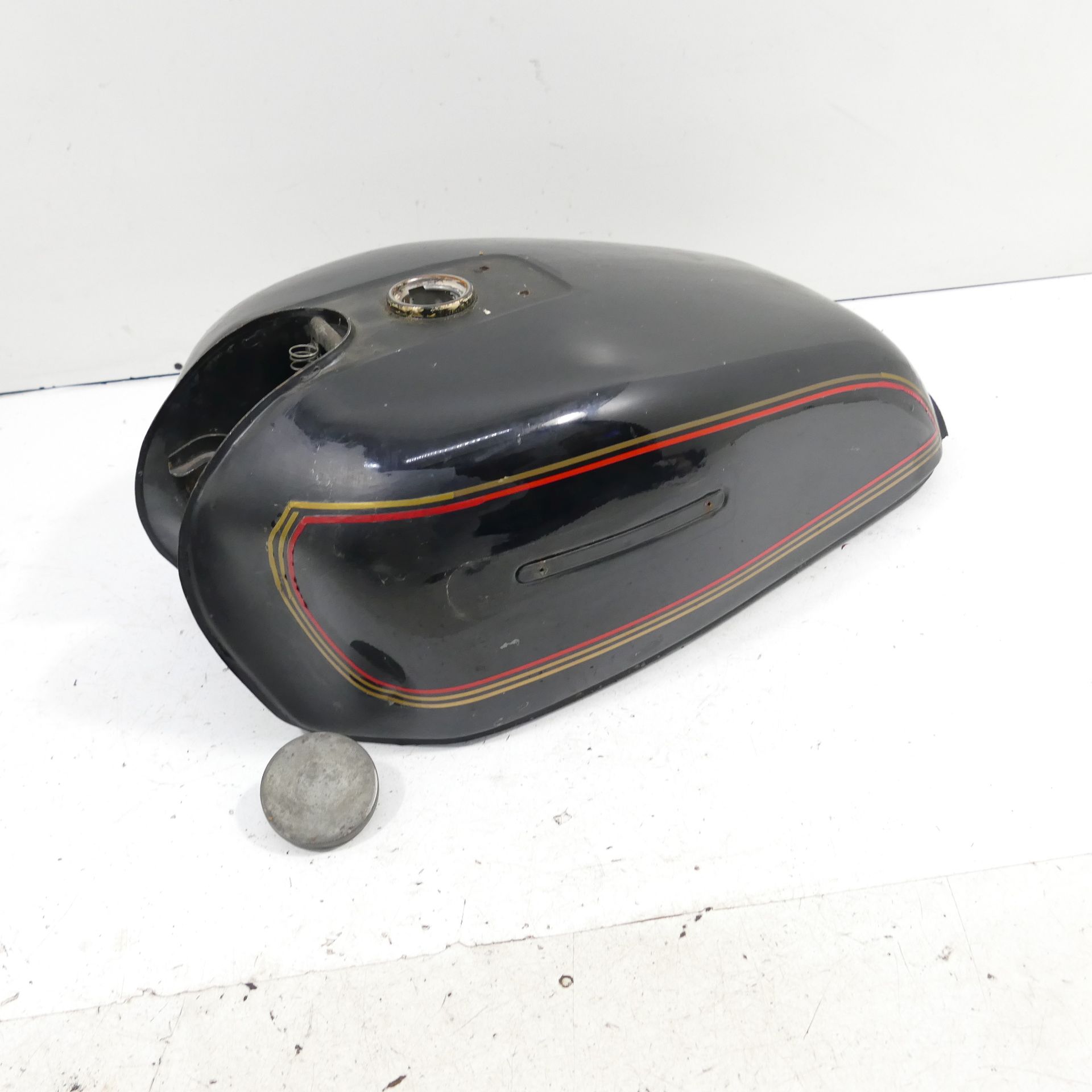 N Suzuki GS 550 Benzintank Kraftstofftank Tank 66149 | eBay