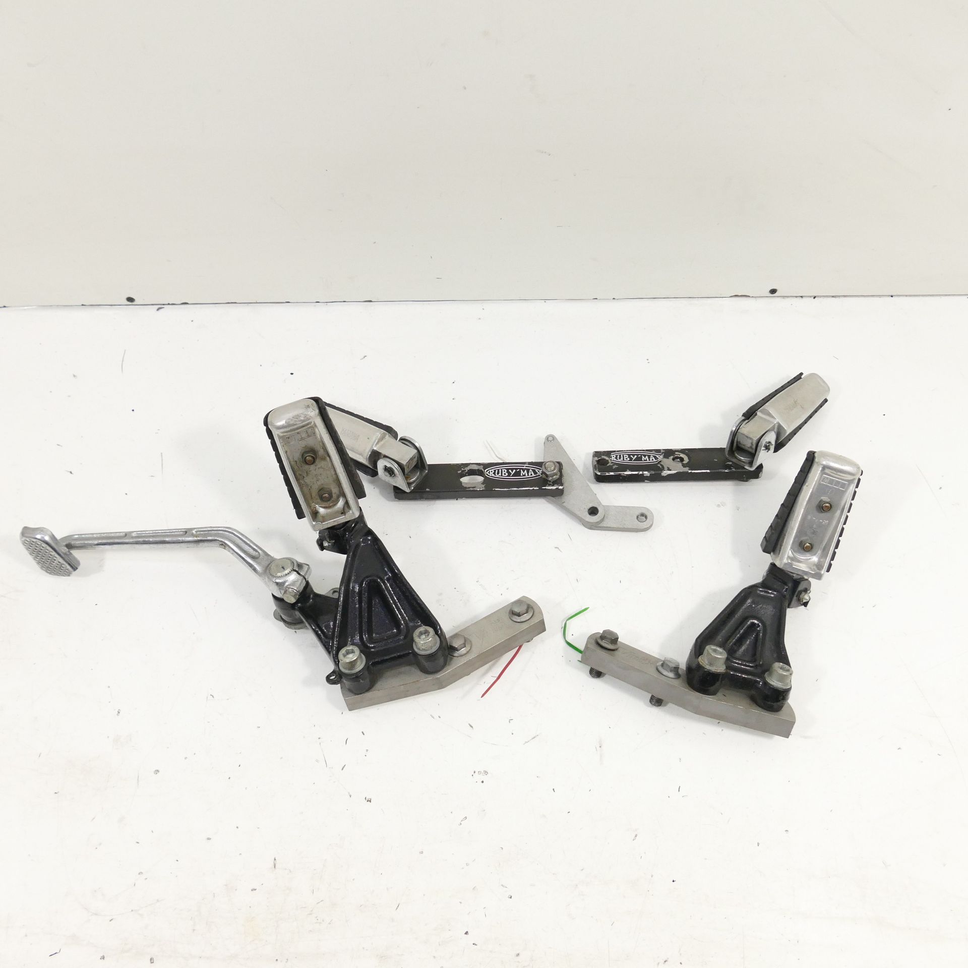 ヤマハ Yamaha V-MAX 1200 Rearset Ruby Max Front Right Peg Set 66604