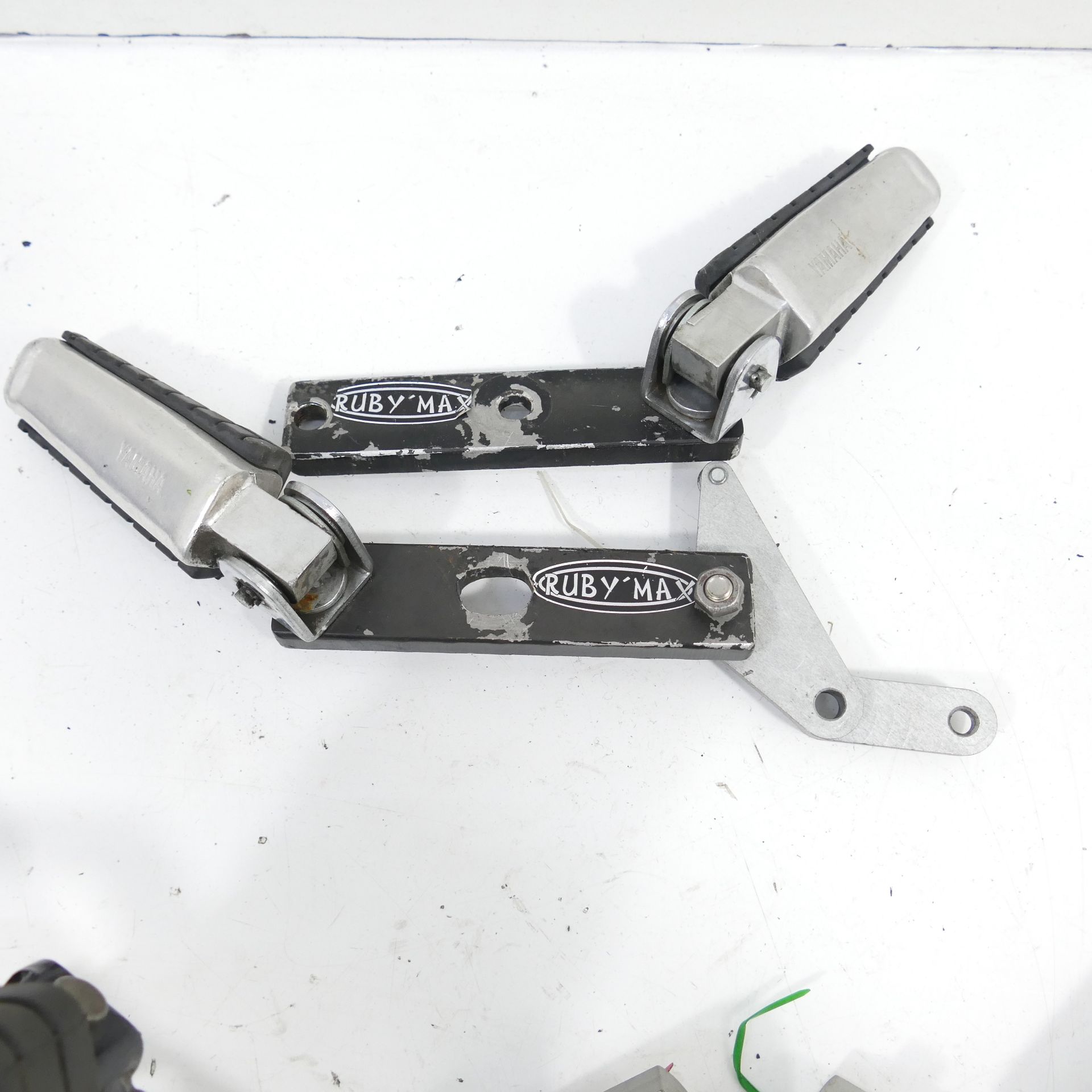 ヤマハ Yamaha V-MAX 1200 Rearset Ruby Max Front Right Peg Set 66604