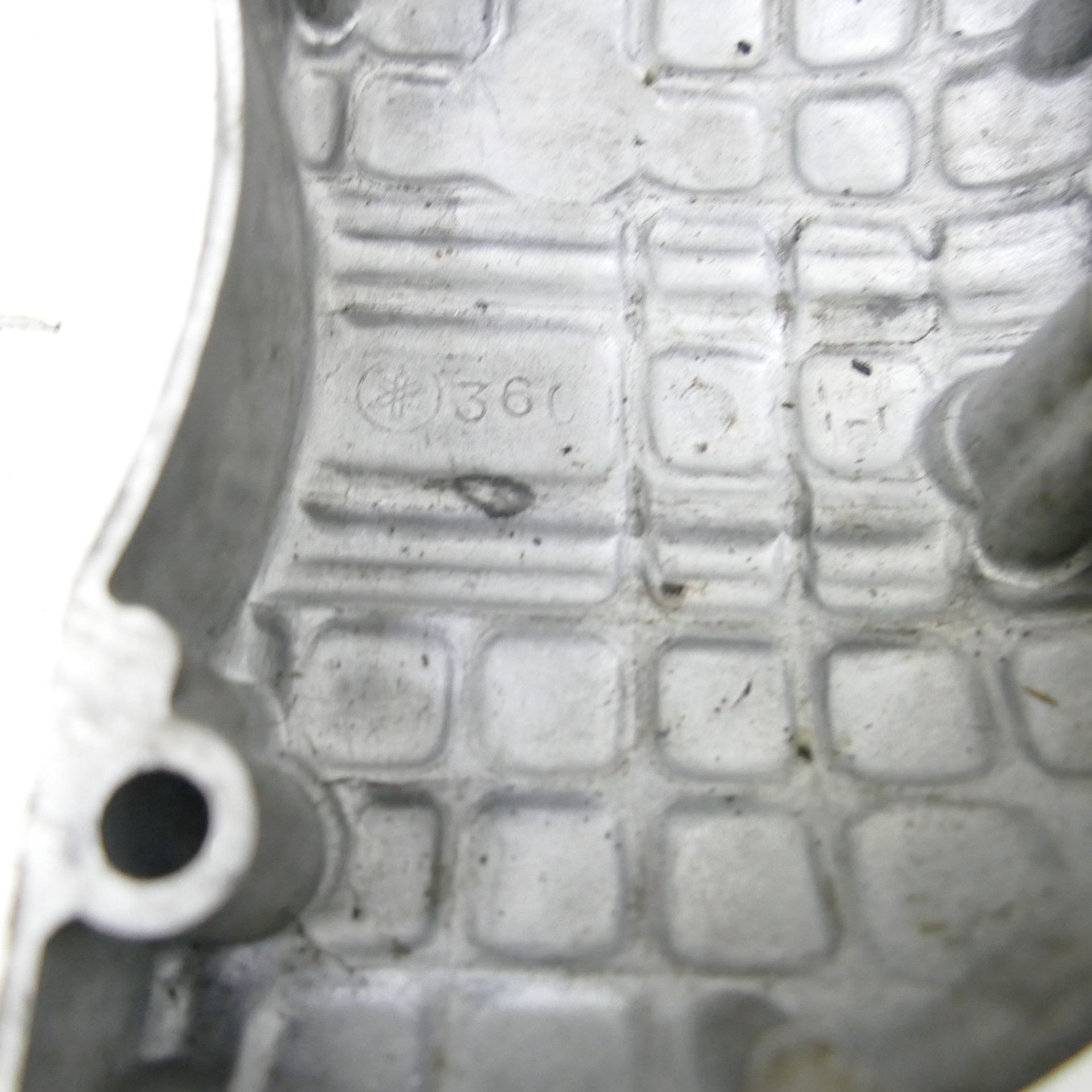 Yamaha RD DS5/DS7 Oilpump Cover Engine Cover Lid 68259 | eBay