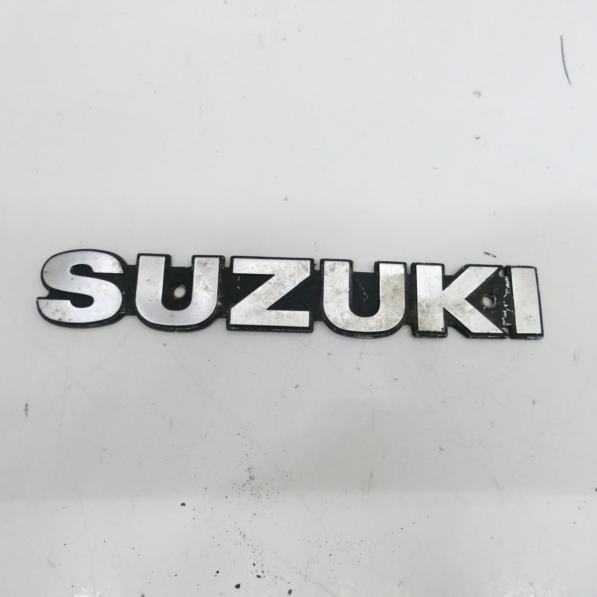 ピース Suzuki GT 750 Ez : 79 1x Tank Emblem Lettering Fuel 68351