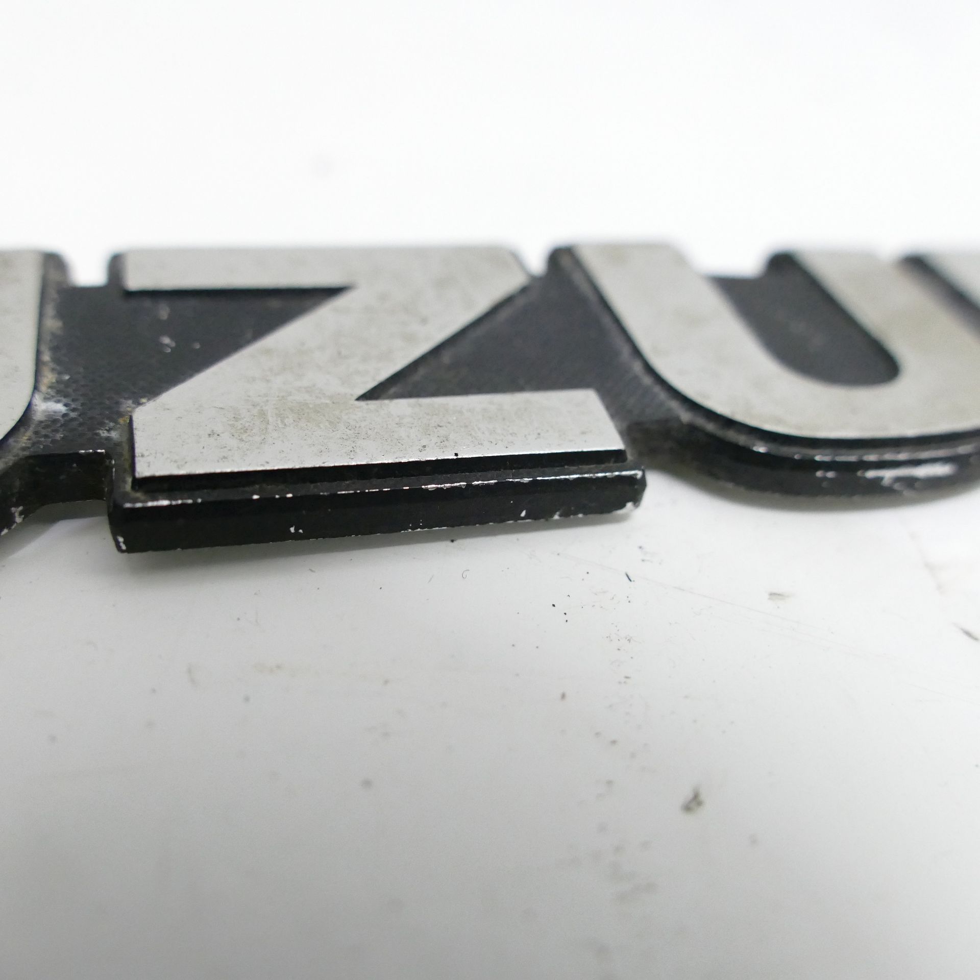 ピース Suzuki GT 750 Ez : 79 1x Tank Emblem Lettering Fuel 68351