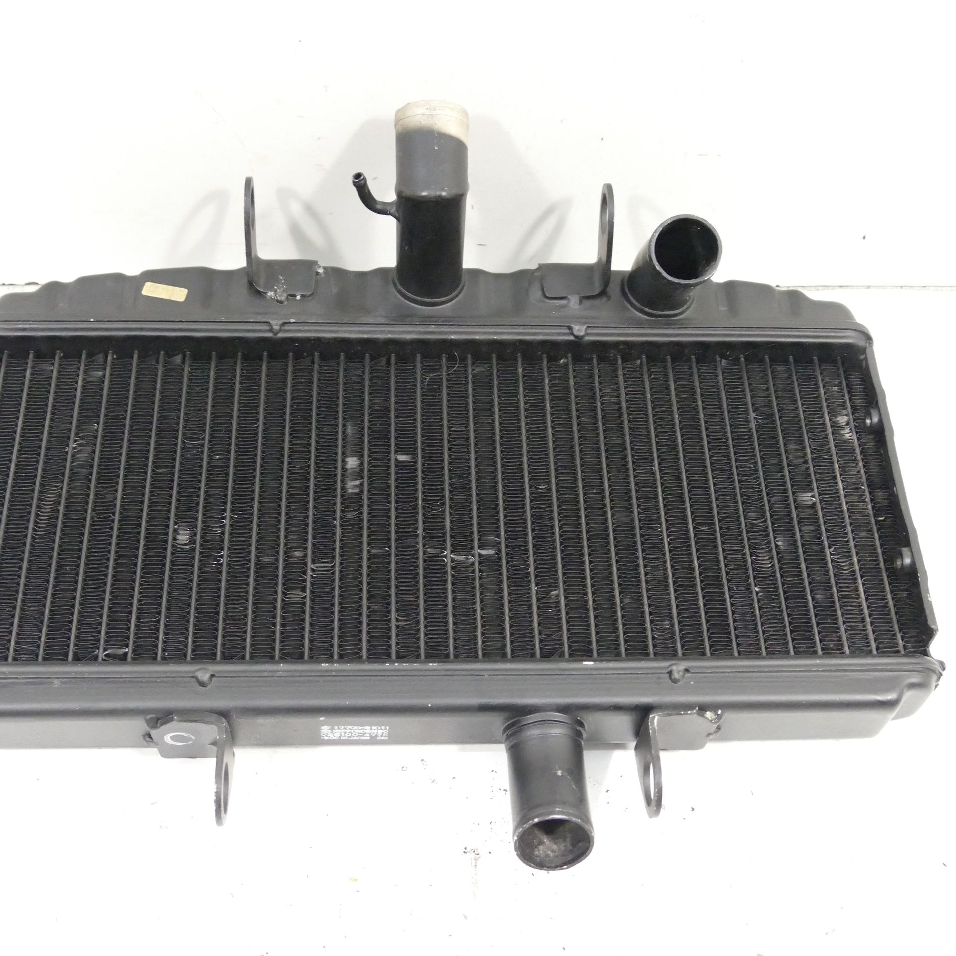 Suzuki GT 750 EZ:79 Radiator 17700-31011 Fan Water Cooler 68375