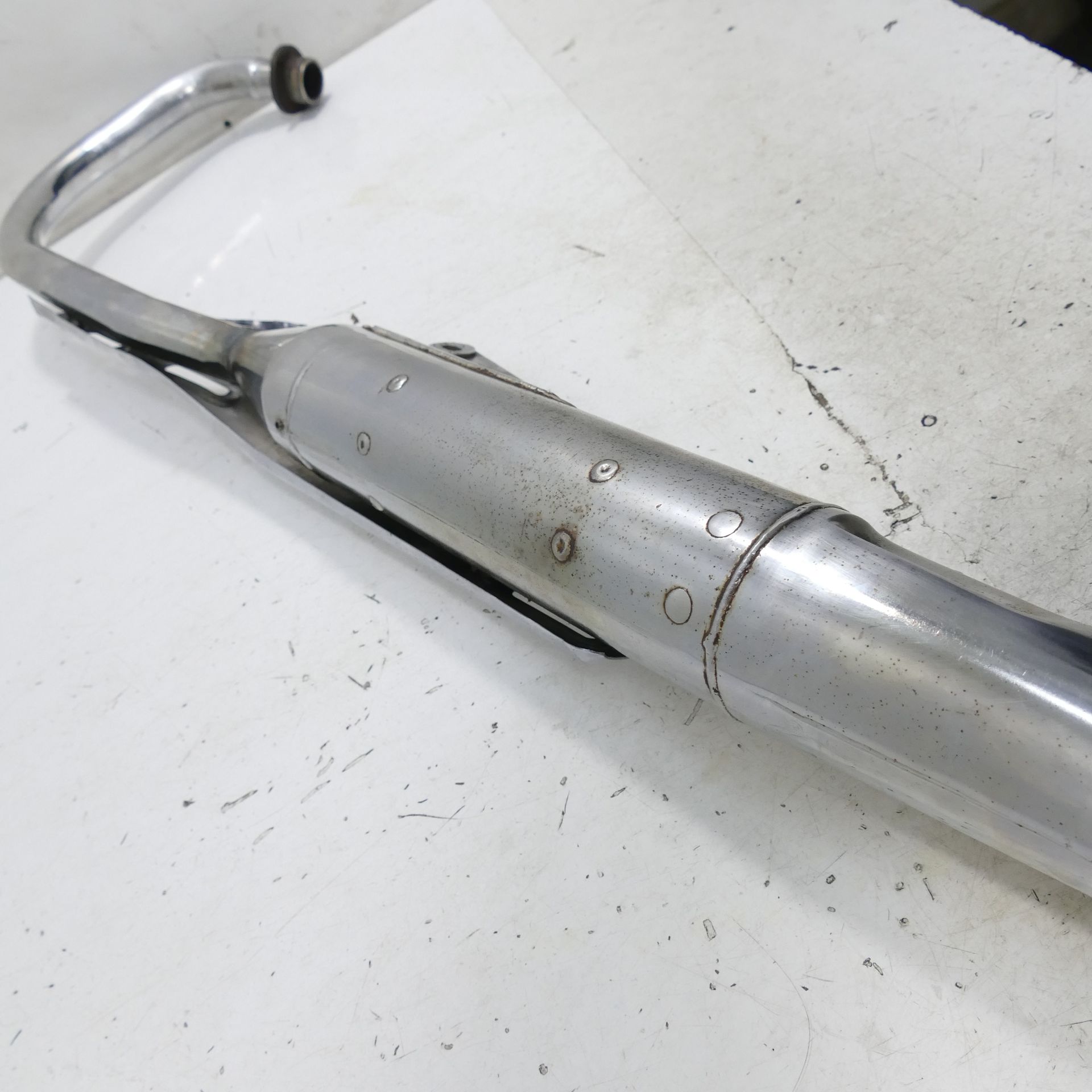 SYM Husky 125 -- Auspuff Auspuffanlage Endtopf Schalldämpfer 69352