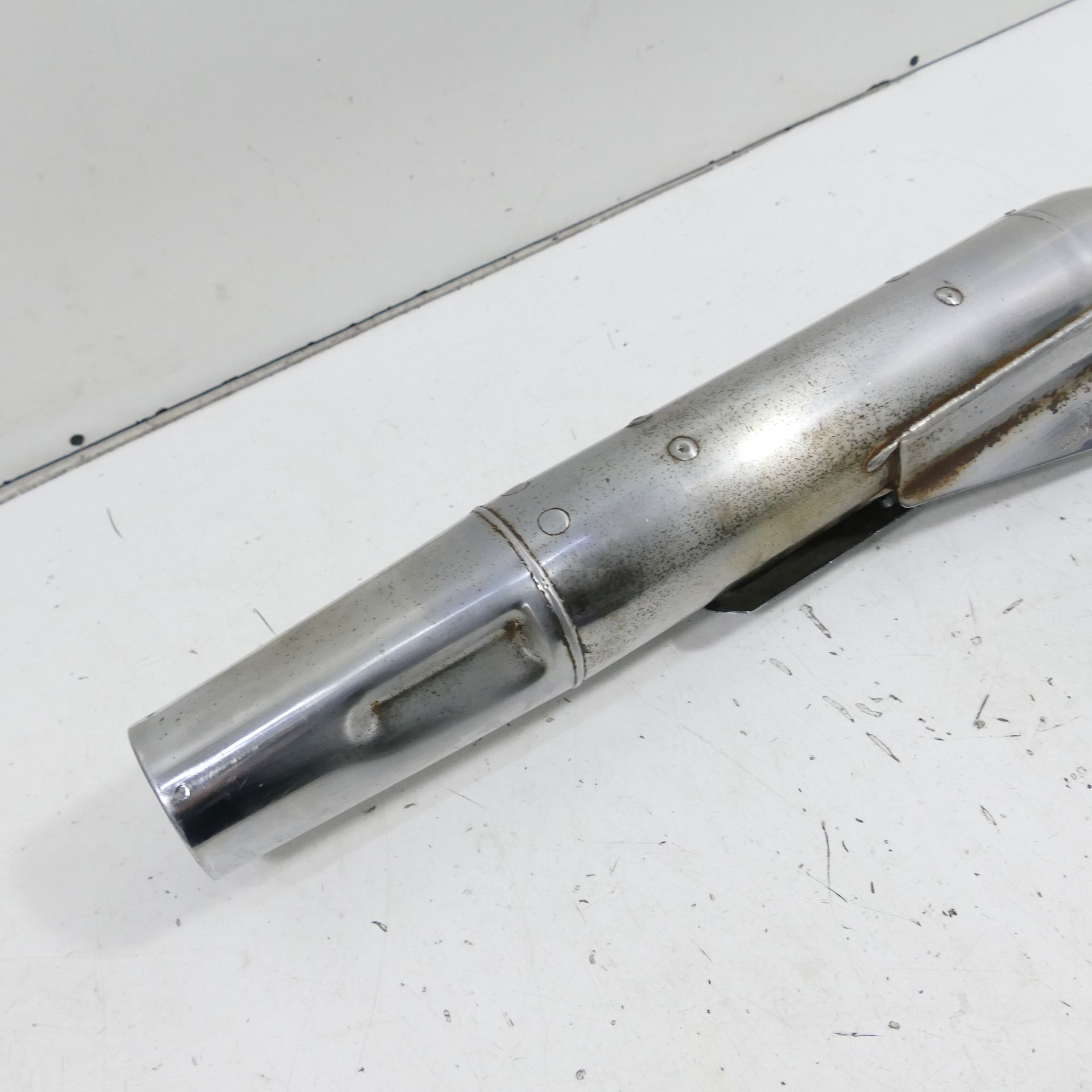 SYM Husky 125 -- Auspuff Auspuffanlage Endtopf Schalldämpfer 69352