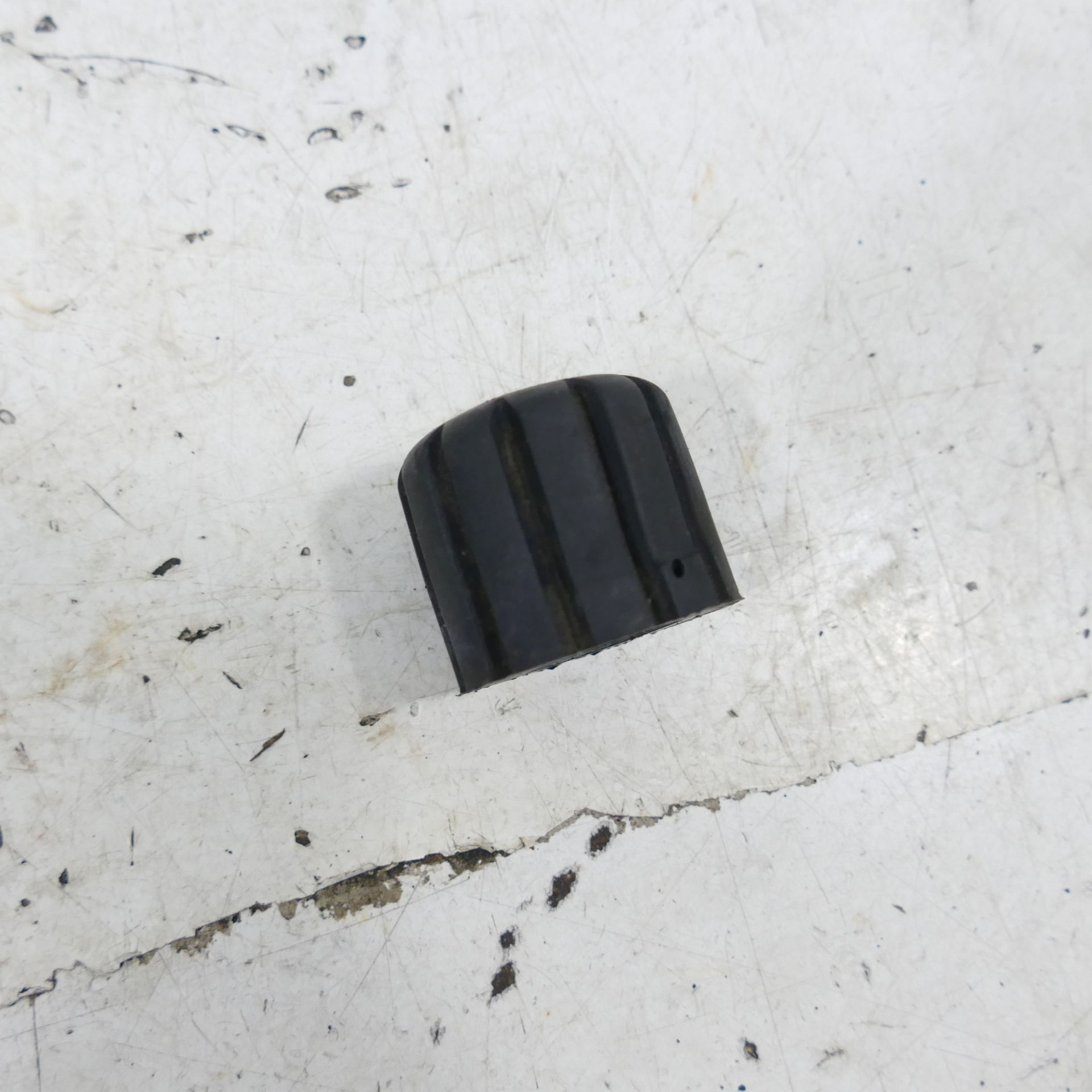 Honda CB 600 F Ez :0 6 Tank Rubber Fuel Tank Mounting Rubber 69518