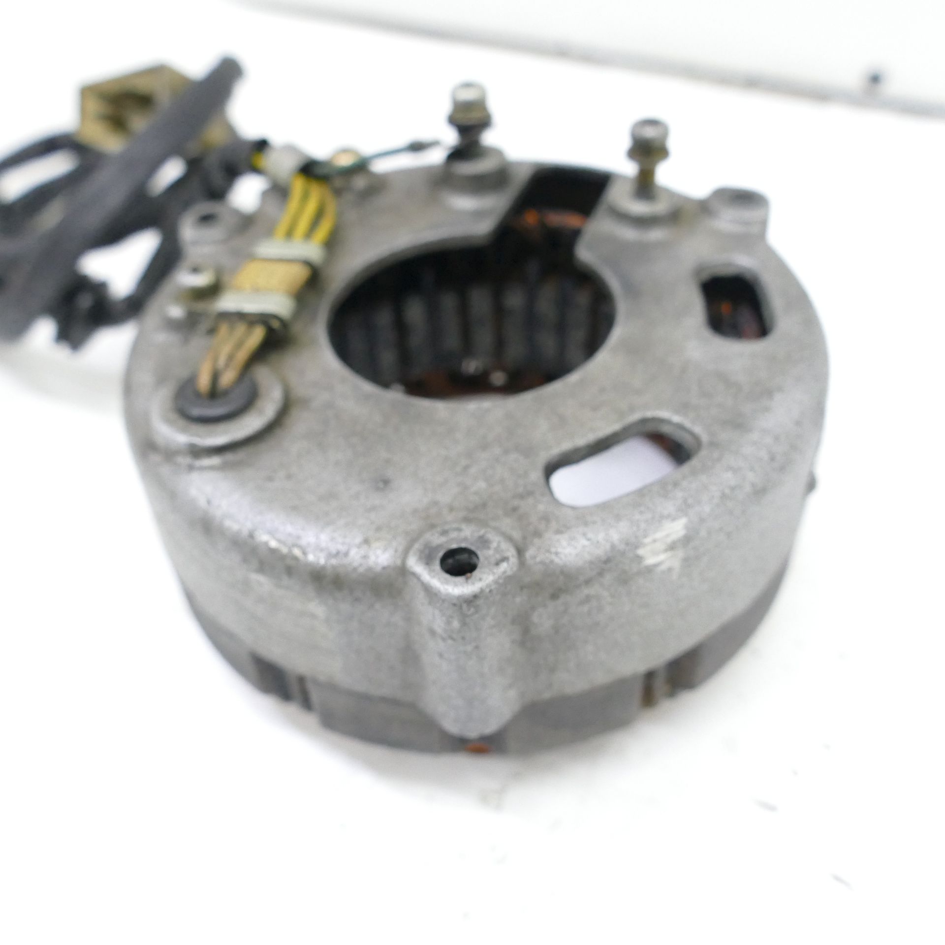 へ Suzuki GT 750 Alternator 31400-31010 Stator Lima Winding 69633