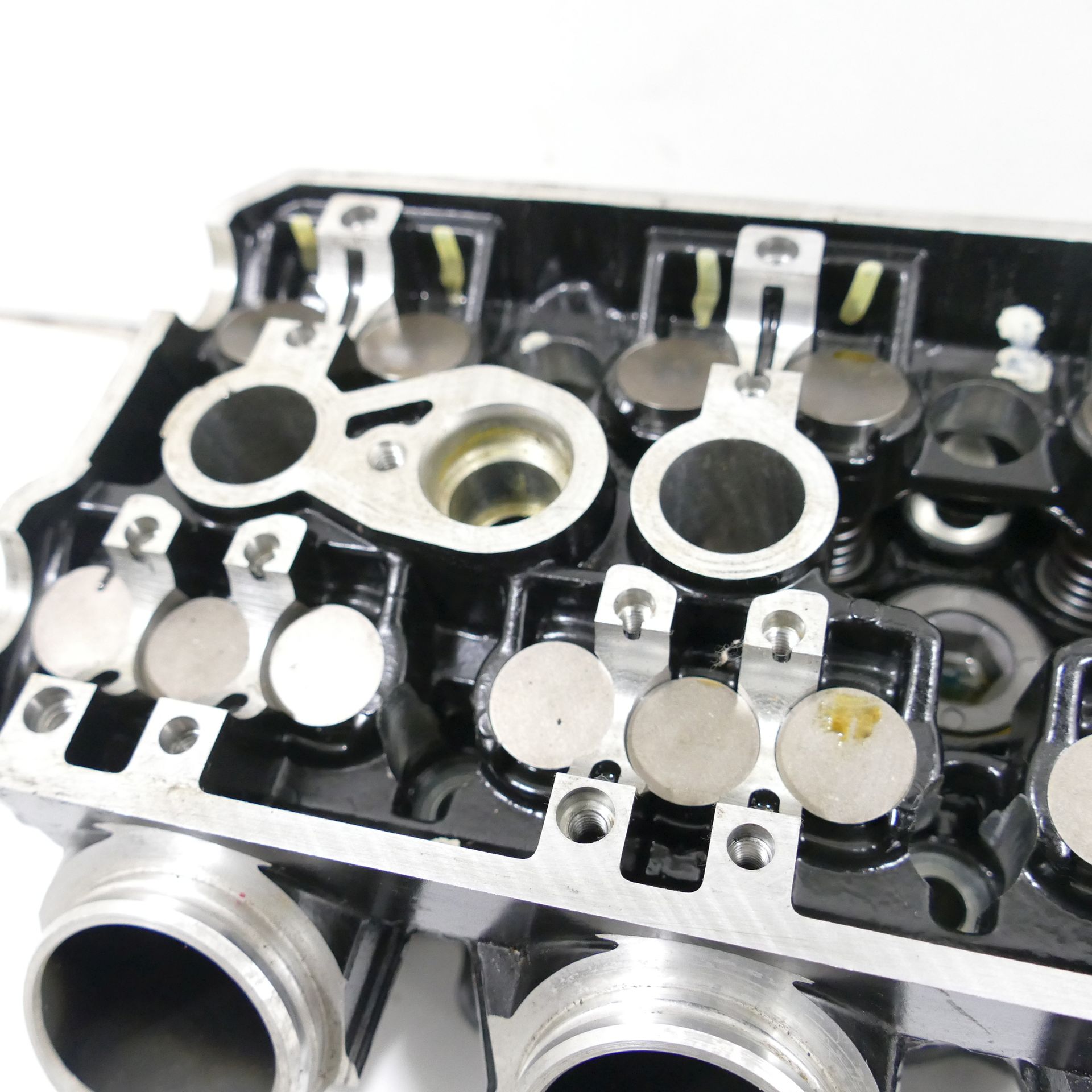 Yamaha YZF-R1 1000 RN04 90km Cylinder Head Engine Valves 69756