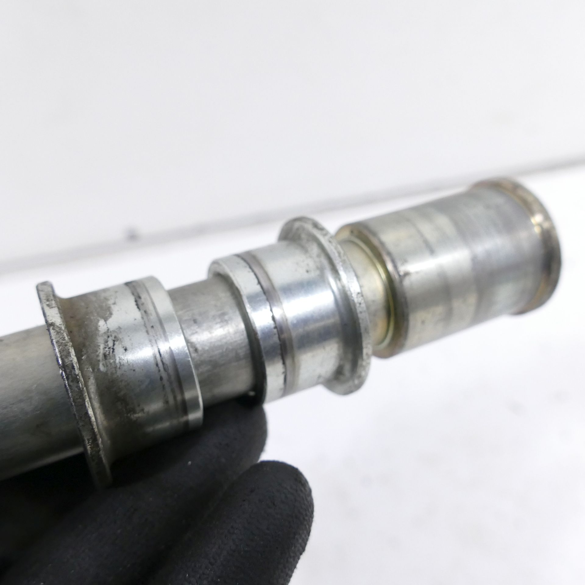 Kawasaki Zx-12r Ez:06 Front Axle Front Wheel Axle Screw 70082