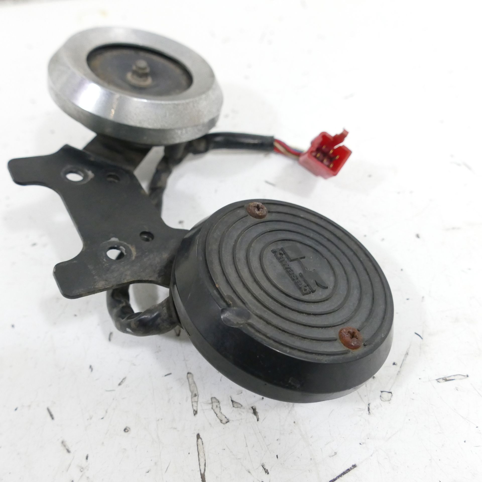 Kawasaki Z 450 LTD 454 Horn Signal 70708 | eBay