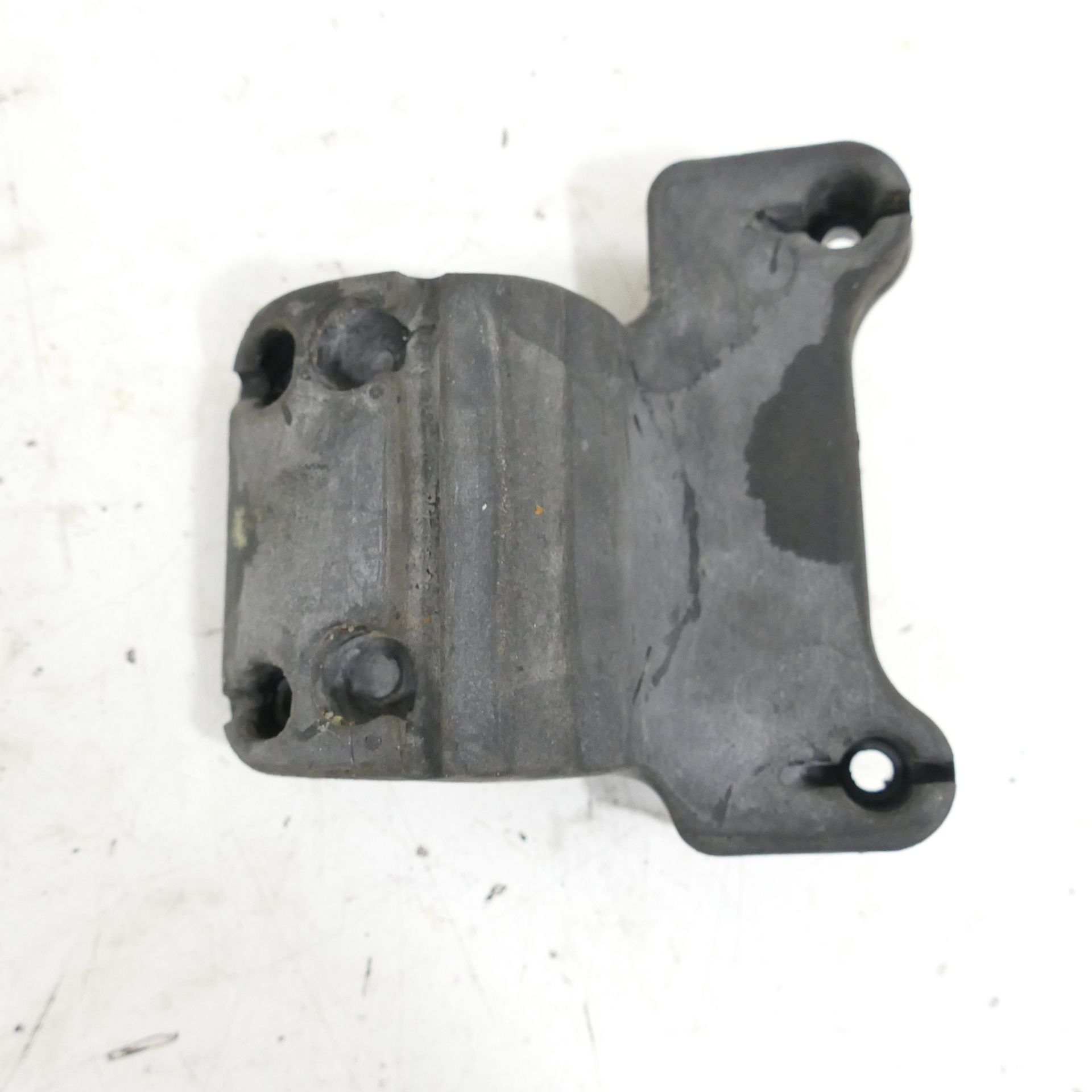 Kawasaki ZX-9R 900 C EZ:99 Engine Mount Rubber Vibration 70777