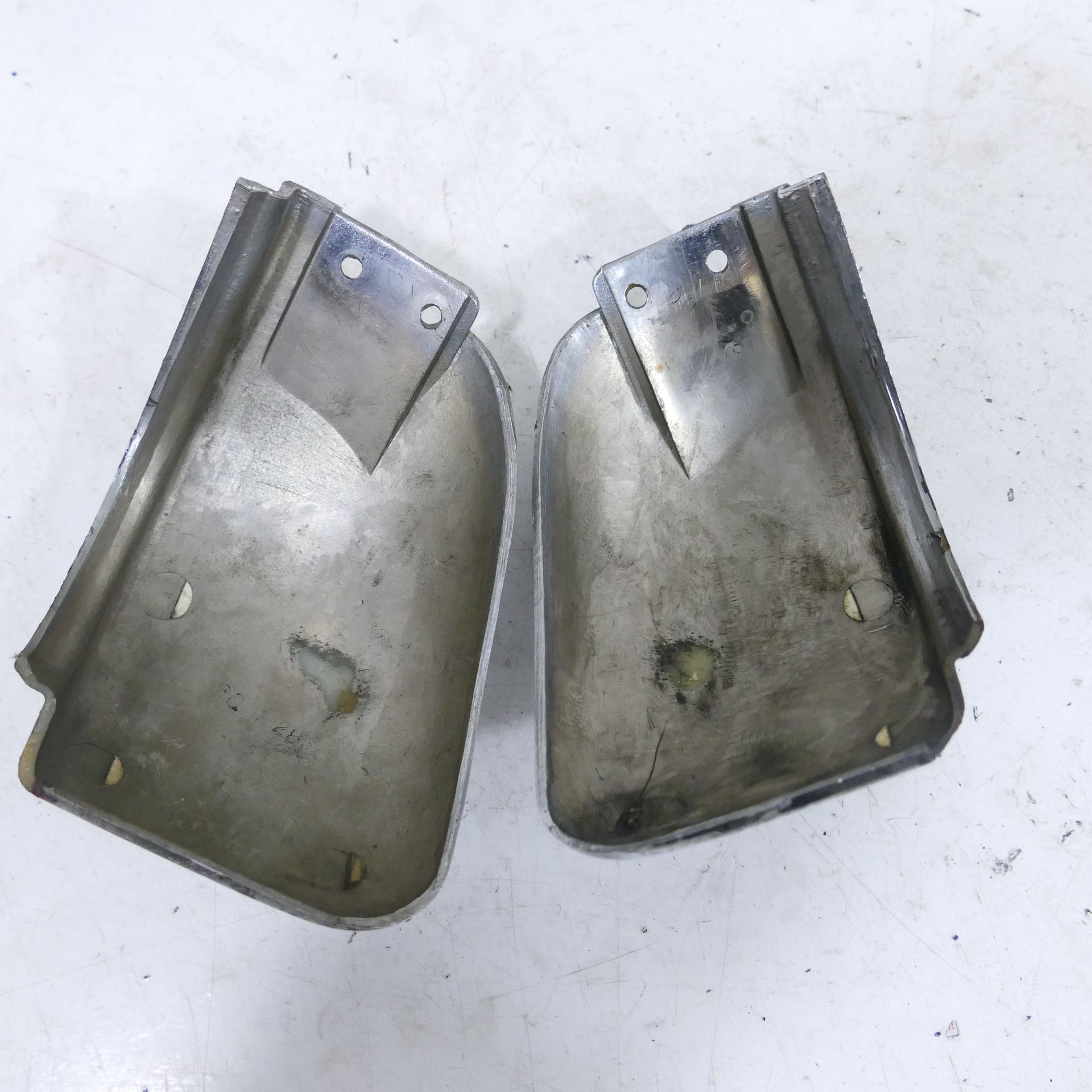 Yamaha XJ 700 Maxim Air Filter Housing Cover Air Filter Cover