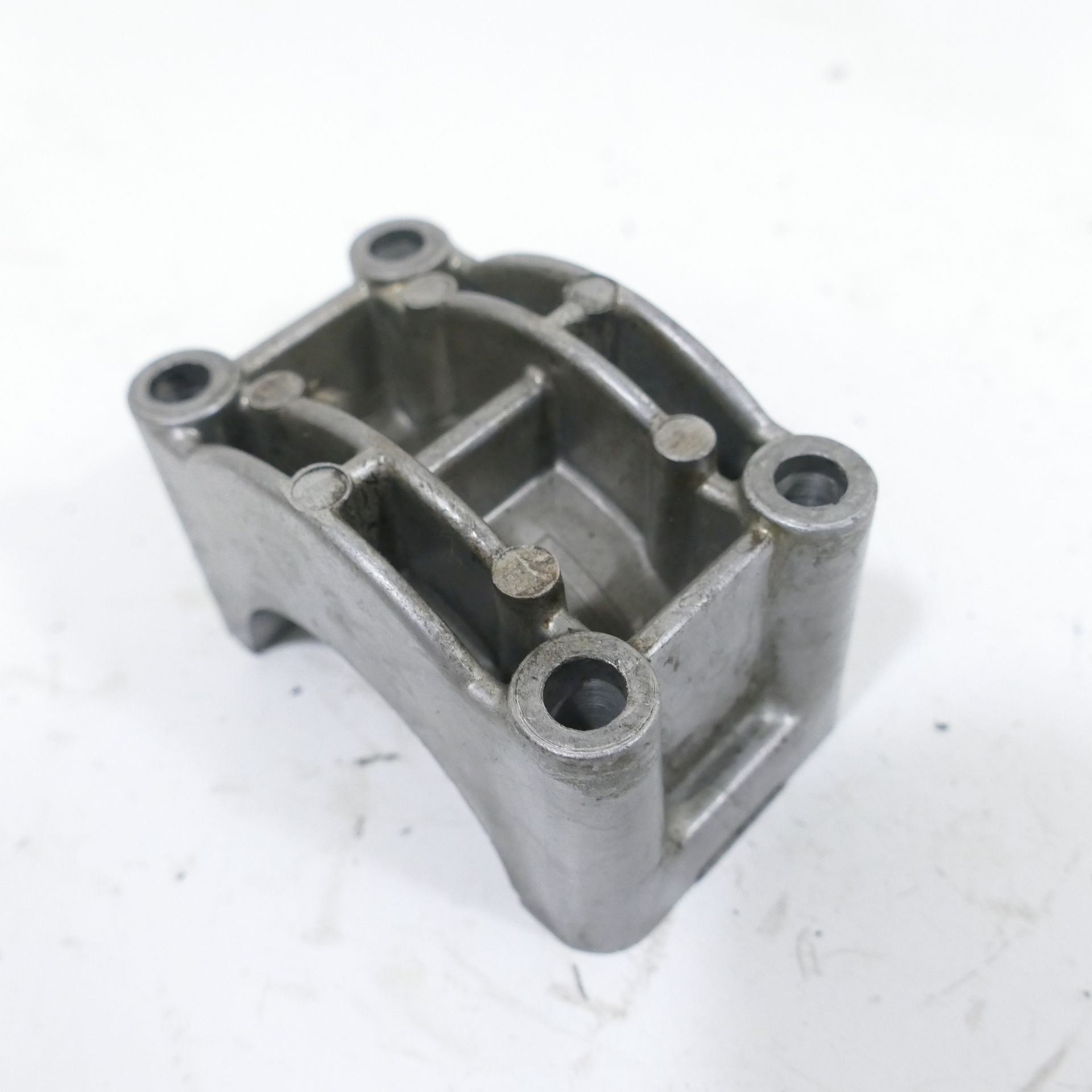 Kawasaki Z 1000 / Z 900 Crankshaft Stand Crankshaft Support 73358