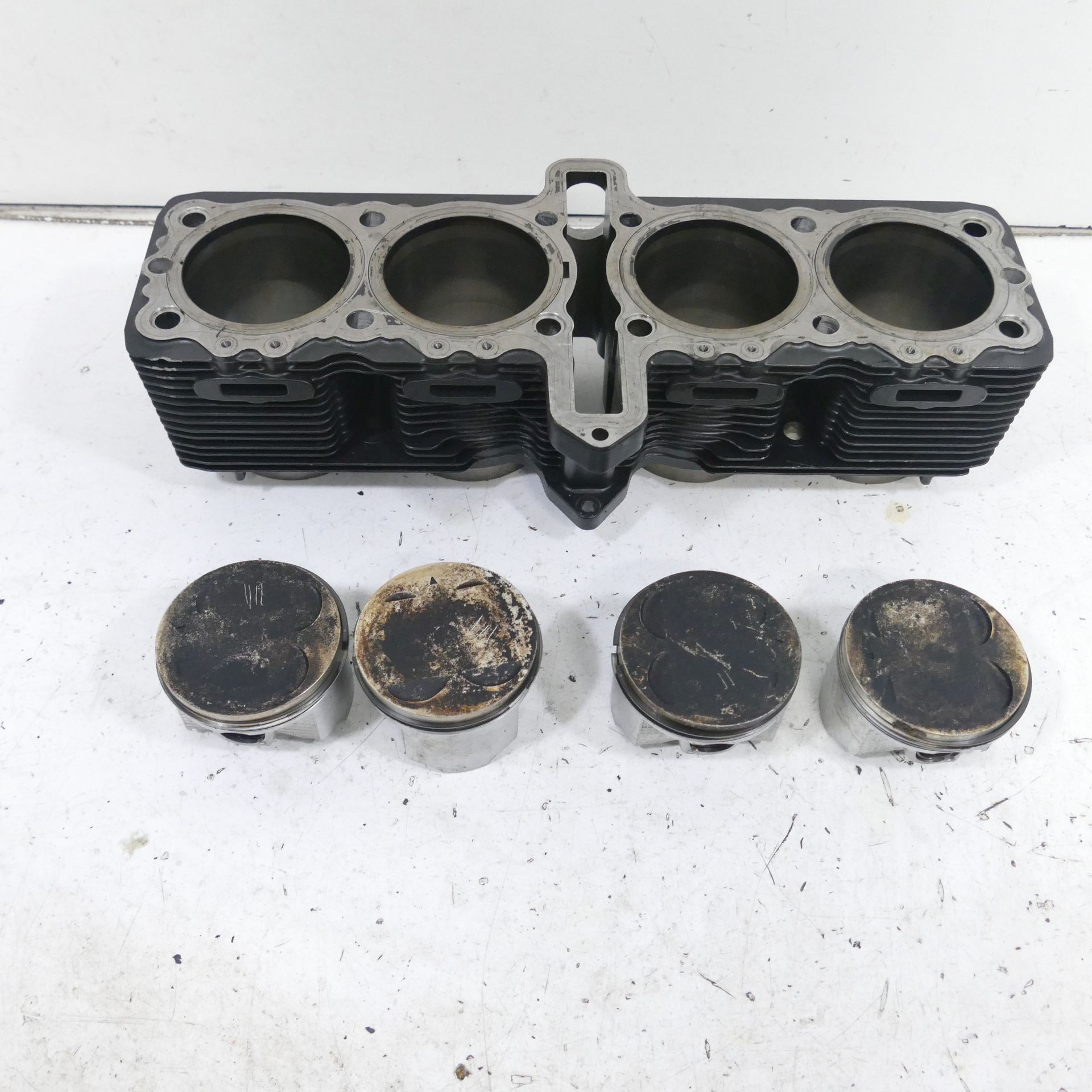 pri  Suzuki GSF 1200 GV75A Kolben & Zylinder Kolbensatz Motor