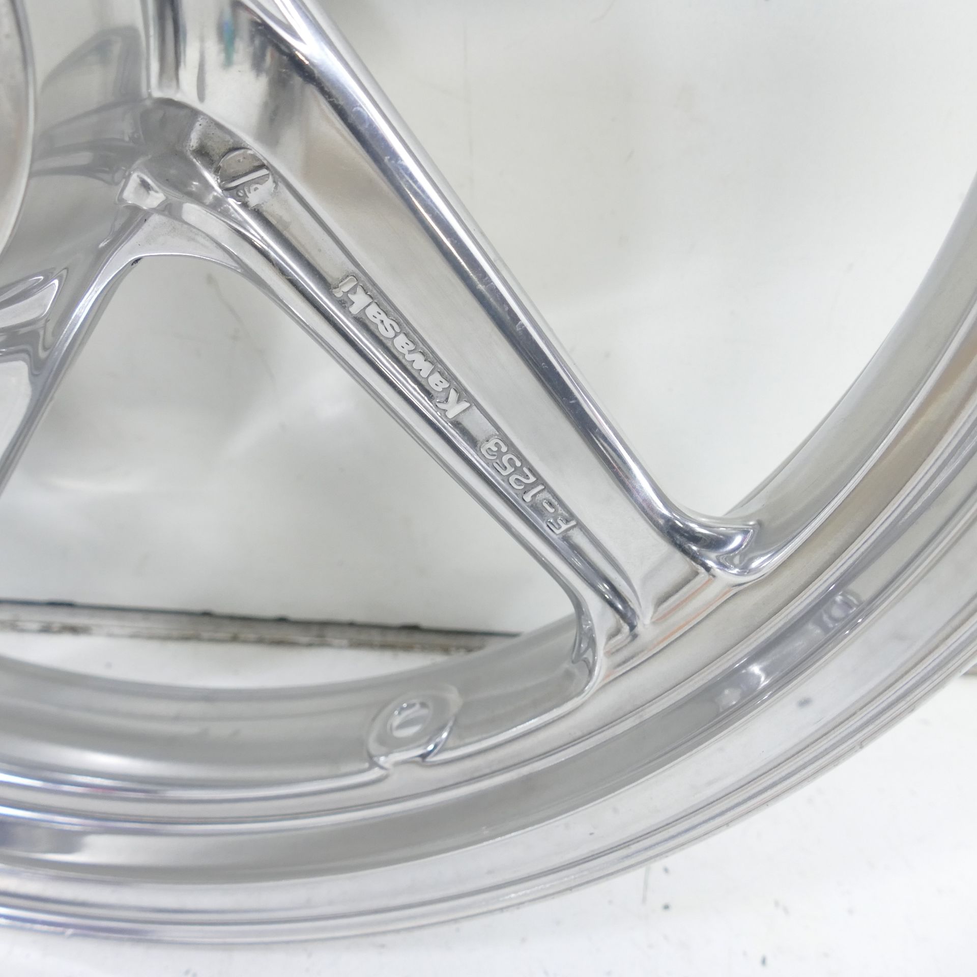 Kawasaki ZR 550 Zephyr Front Wheel Rim 2.50x17 Inches Rim High